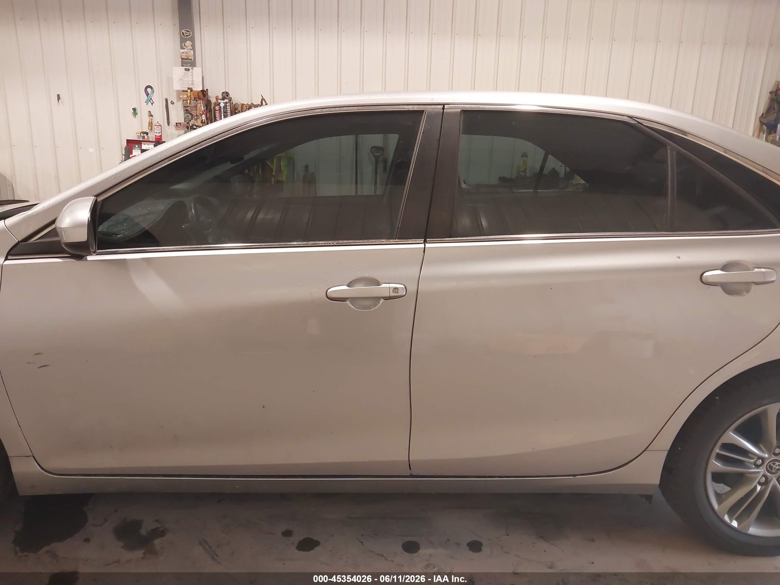 2015 Toyota Camry Se Silver vin: 4T1BF1FK5FU876419