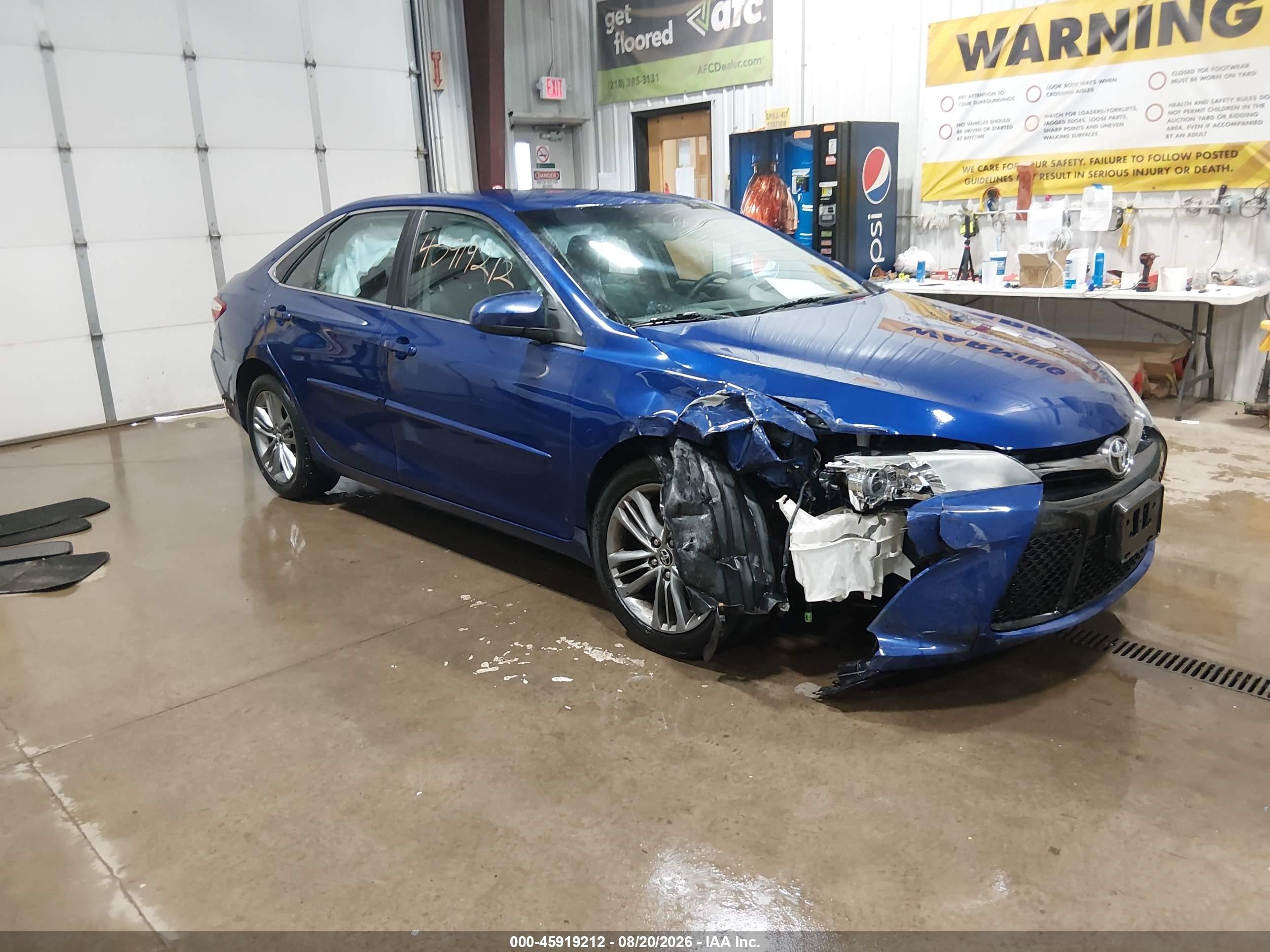 2015 Toyota Camry Se Blue vin: 4T1BF1FK5FU880891