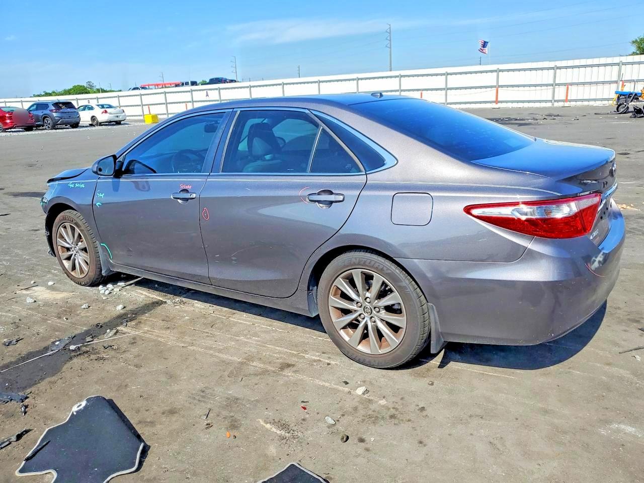 2015 Toyota Camry Xle Gray vin: 4T1BF1FK5FU889719