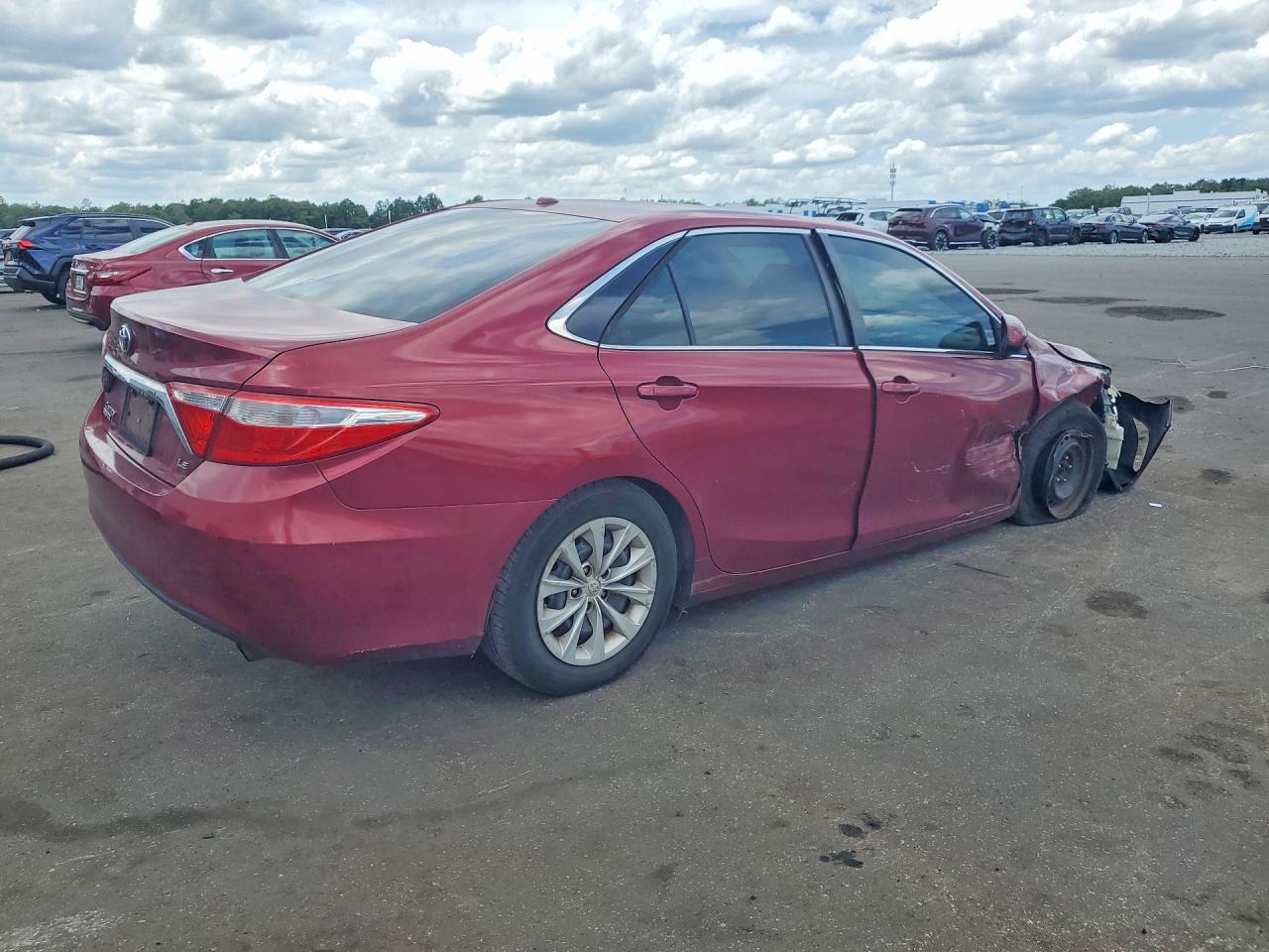2015 Toyota Camry Le Maroon vin: 4T1BF1FK5FU891776