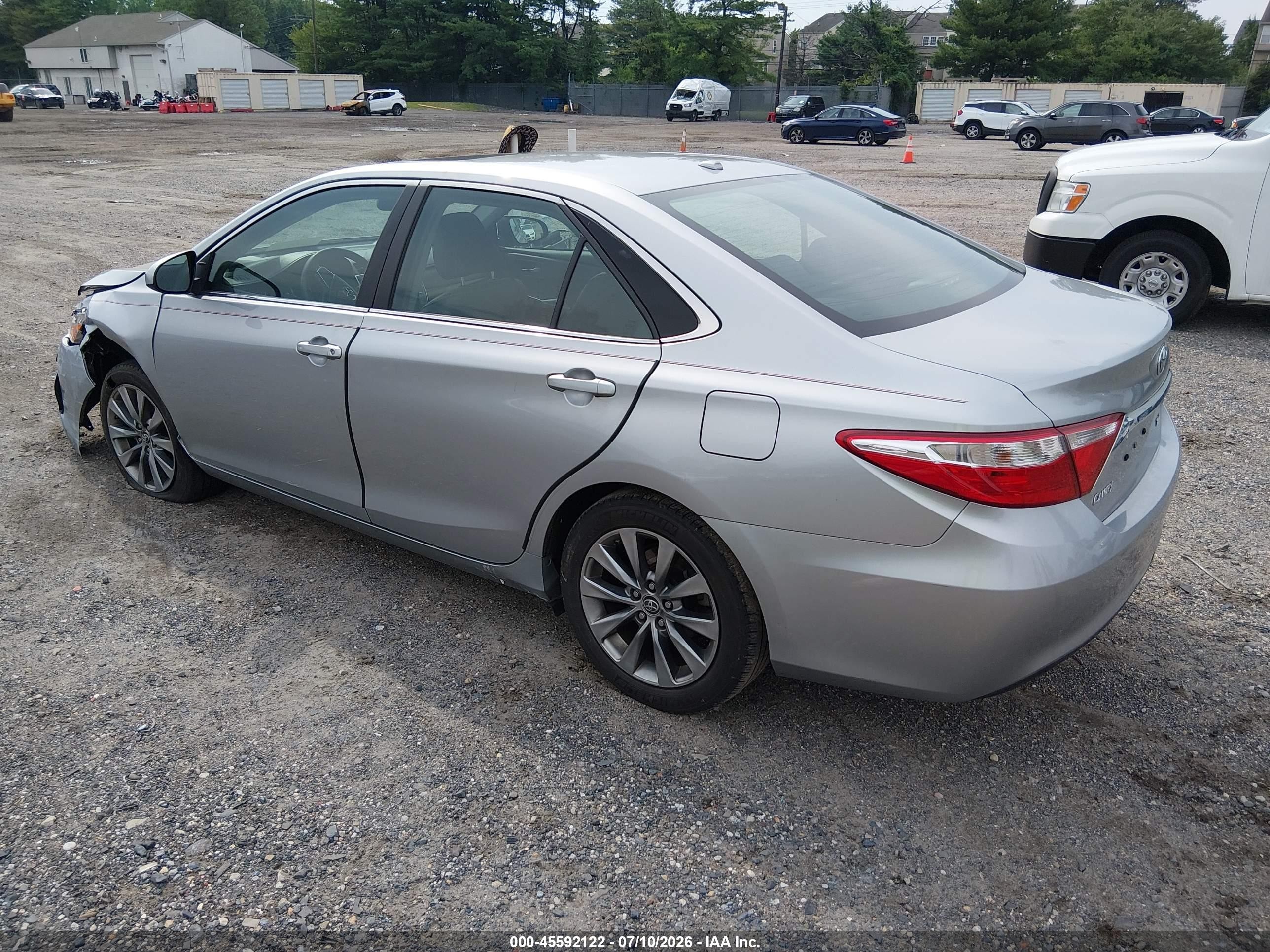 2015 Toyota Camry Xle Silver vin: 4T1BF1FK5FU893799