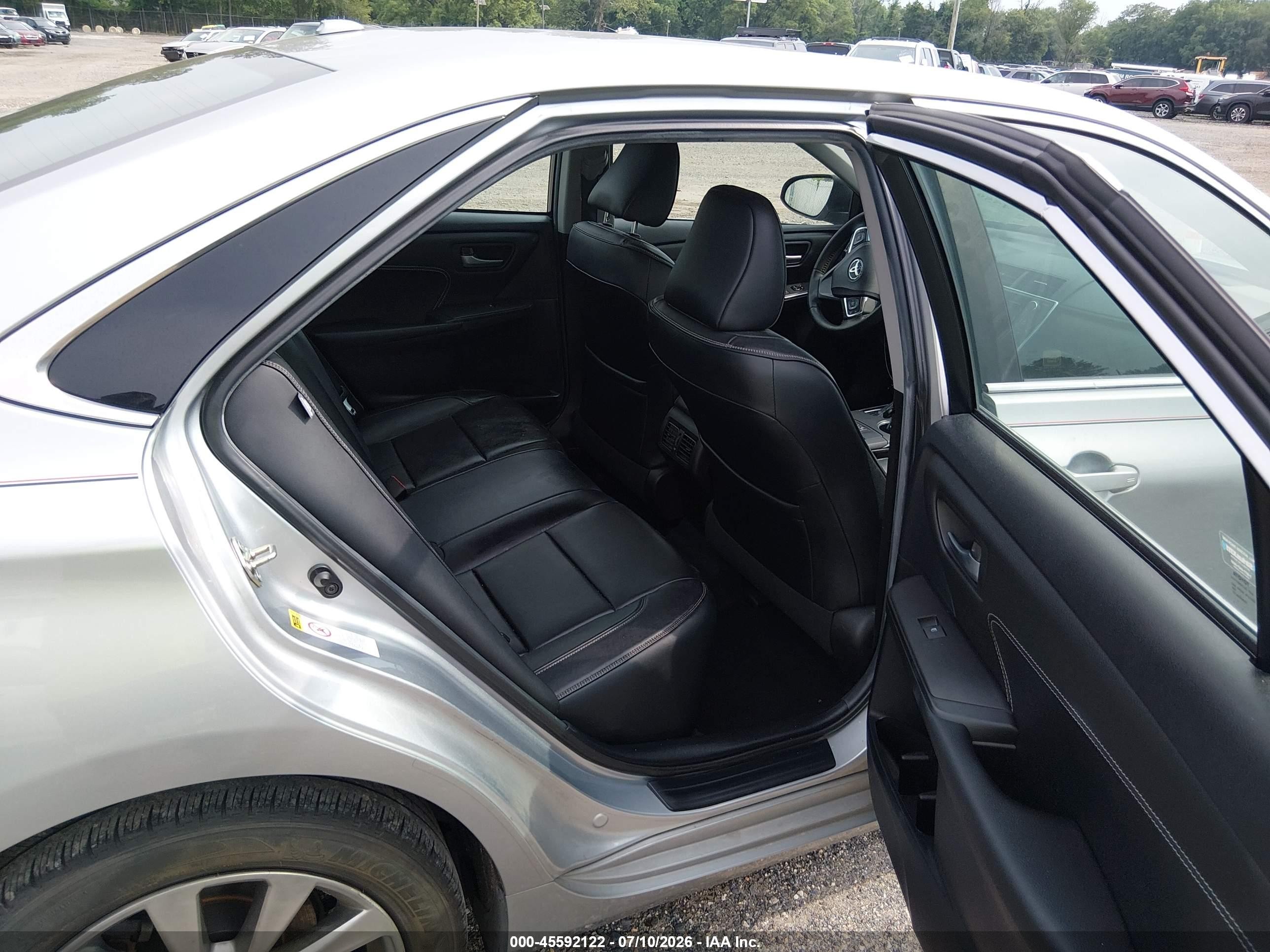 2015 Toyota Camry Xle Silver vin: 4T1BF1FK5FU893799