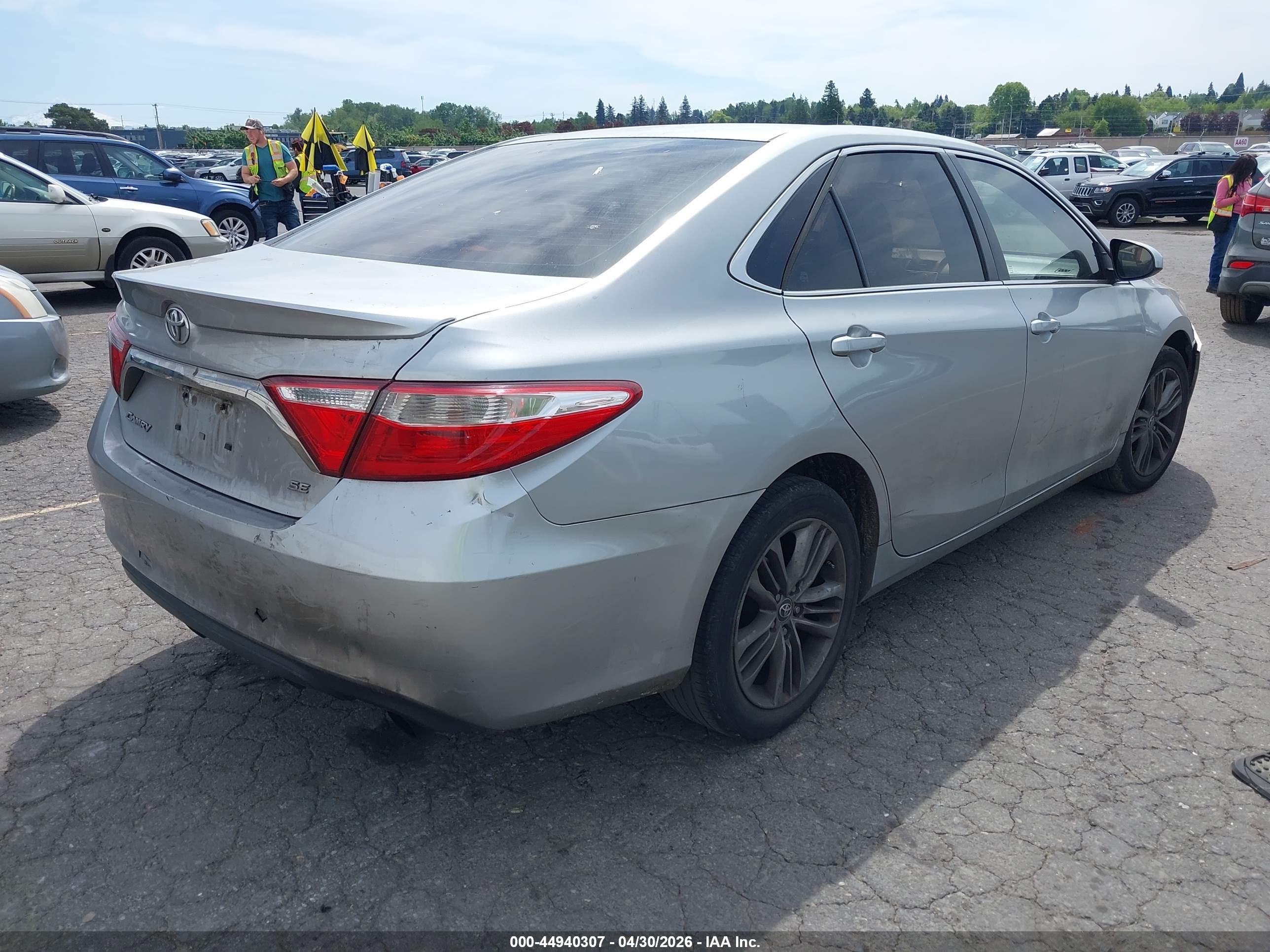 2015 Toyota Camry Se Серебряный vin: 4T1BF1FK5FU897626