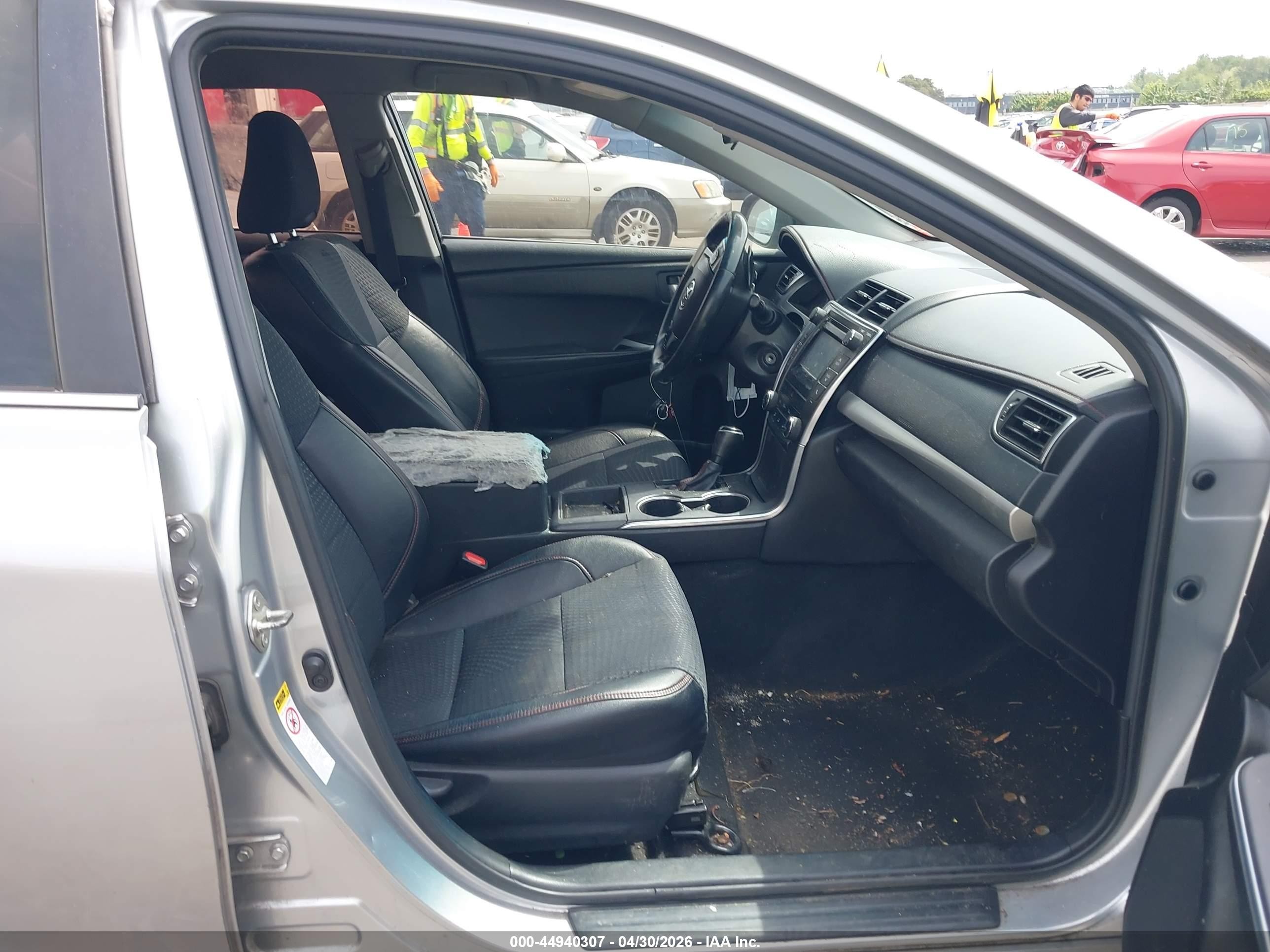 2015 Toyota Camry Se Серебряный vin: 4T1BF1FK5FU897626