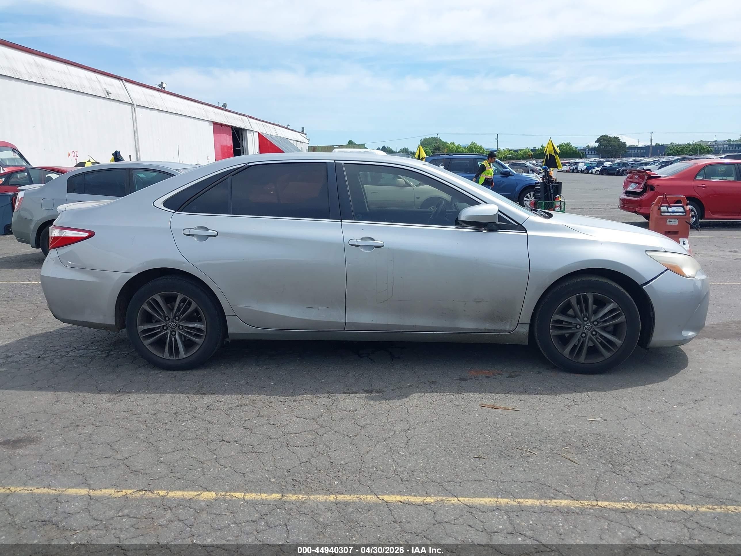 2015 Toyota Camry Se Серебряный vin: 4T1BF1FK5FU897626