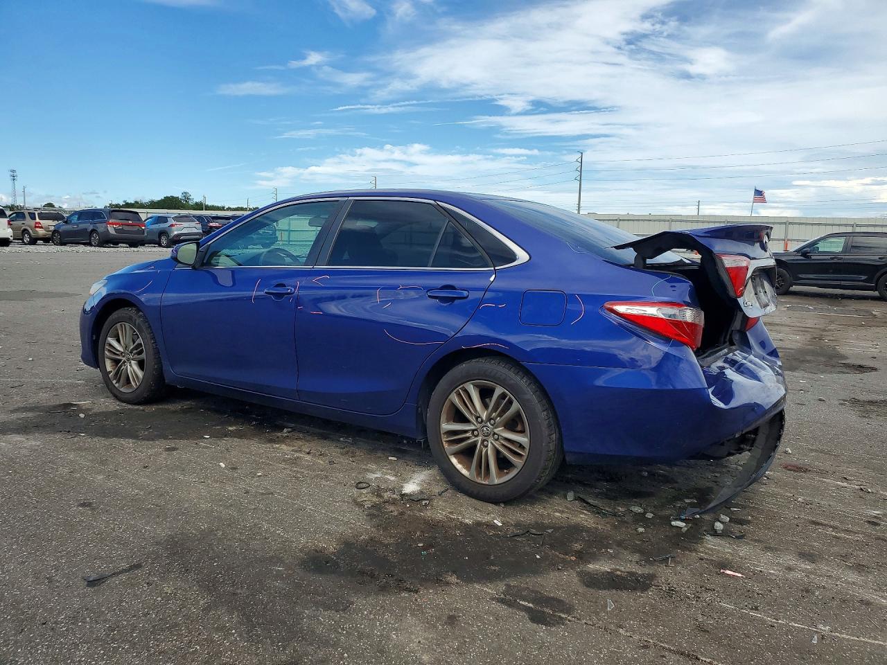 2015 Toyota Camry Se Blue vin: 4T1BF1FK5FU914165