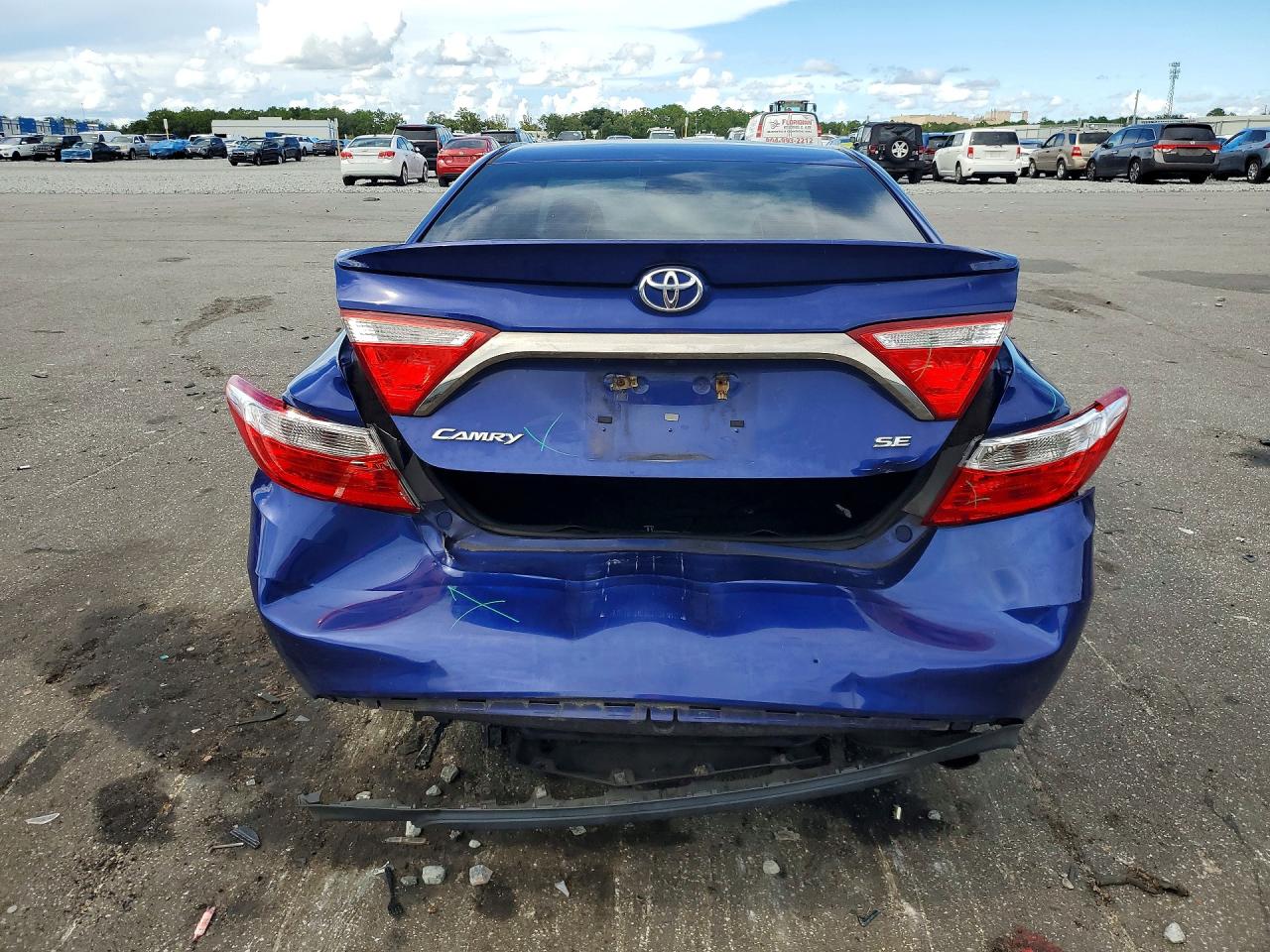 2015 Toyota Camry Se Blue vin: 4T1BF1FK5FU914165