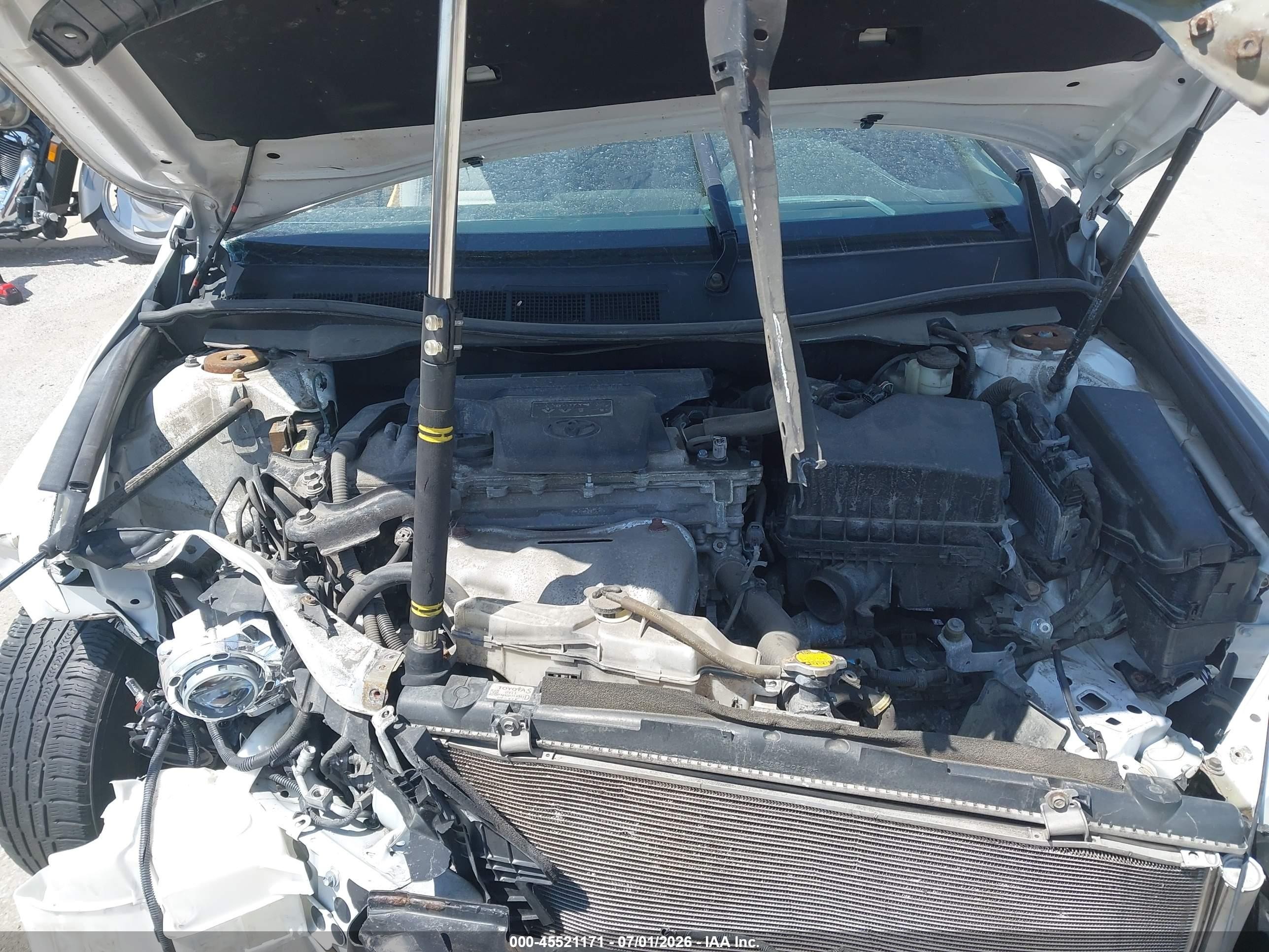 2015 Toyota Camry Le White vin: 4T1BF1FK5FU930270