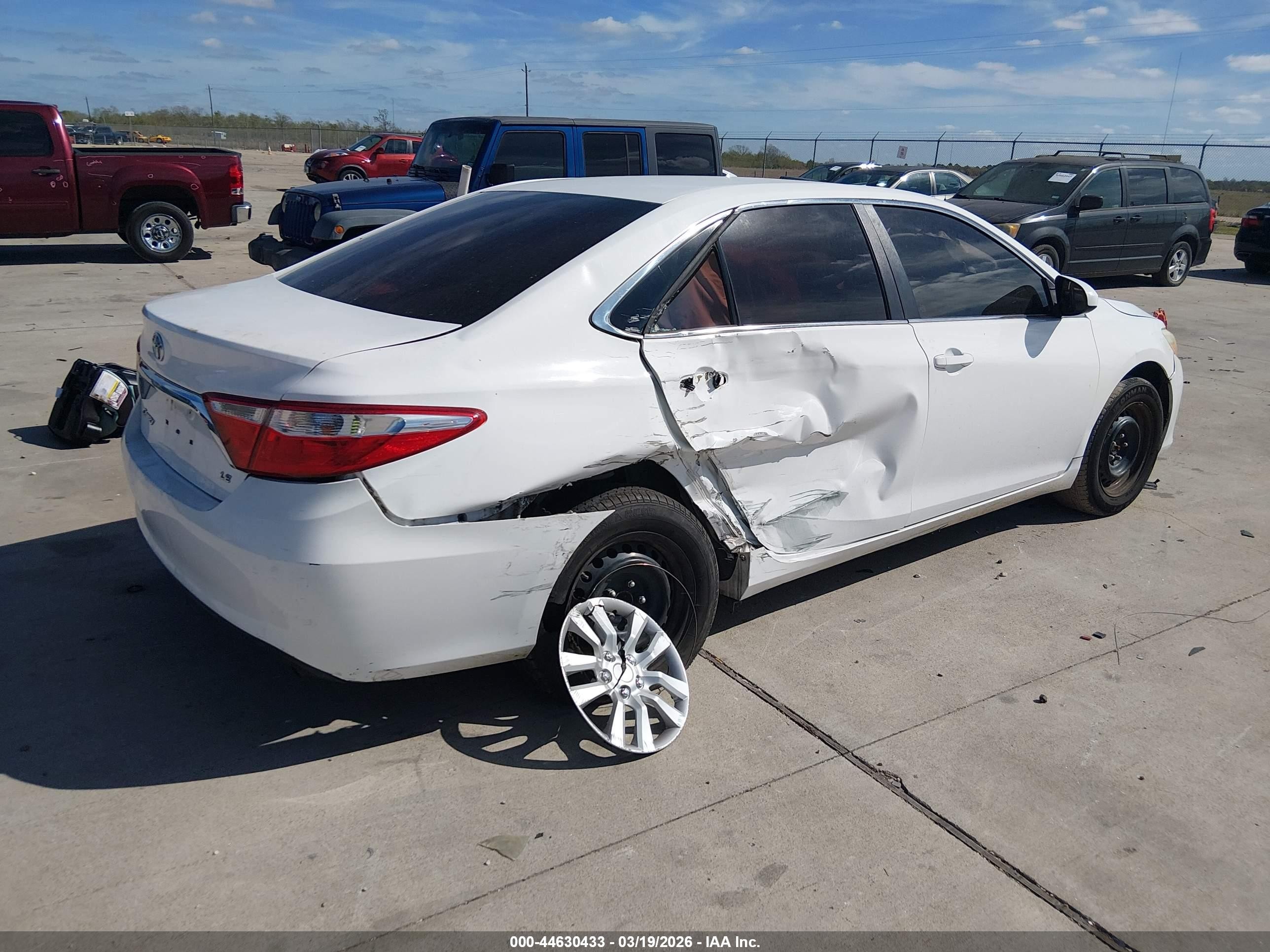 2015 Toyota Camry Le Белый vin: 4T1BF1FK5FU931757