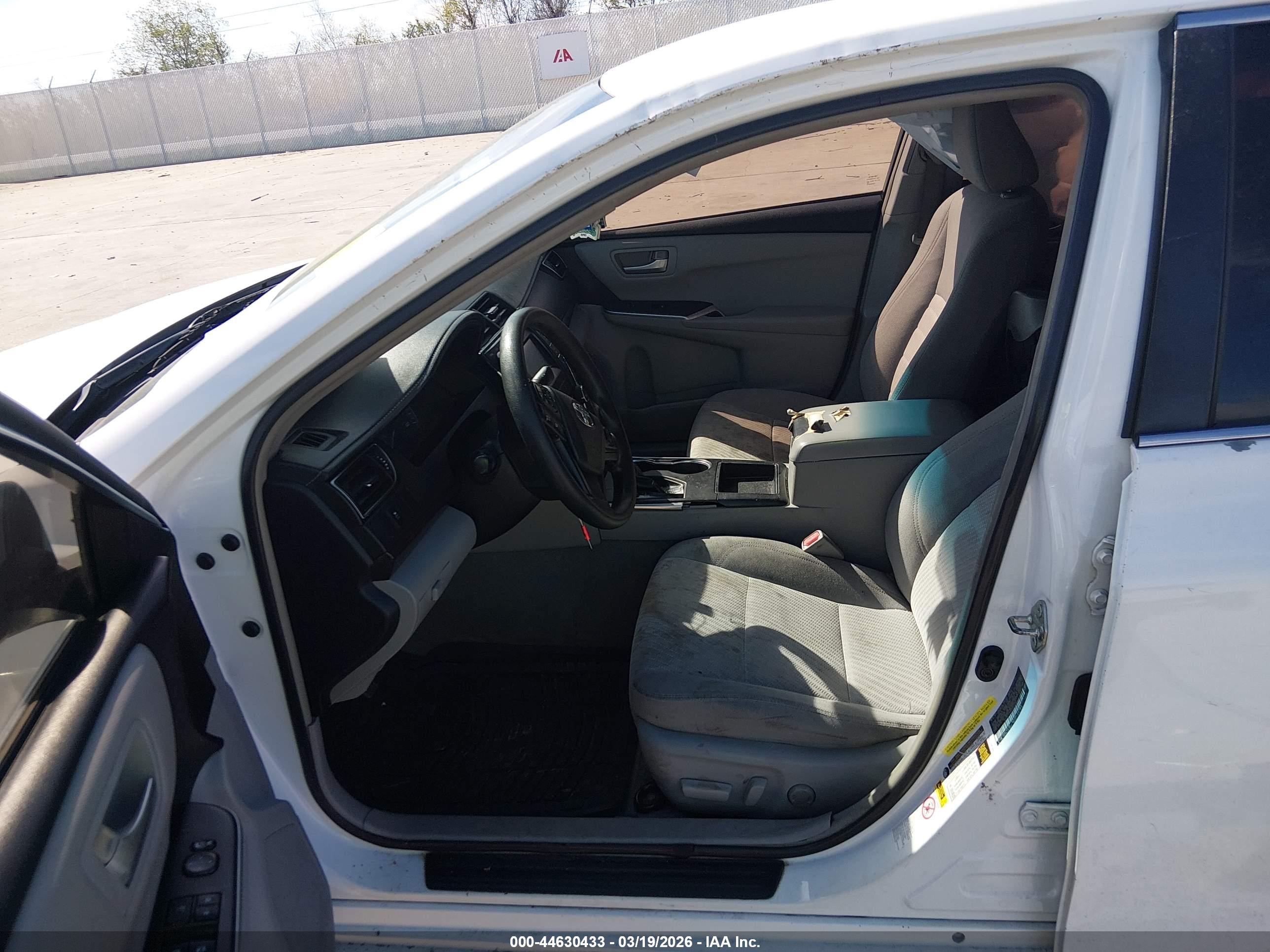2015 Toyota Camry Le Белый vin: 4T1BF1FK5FU931757