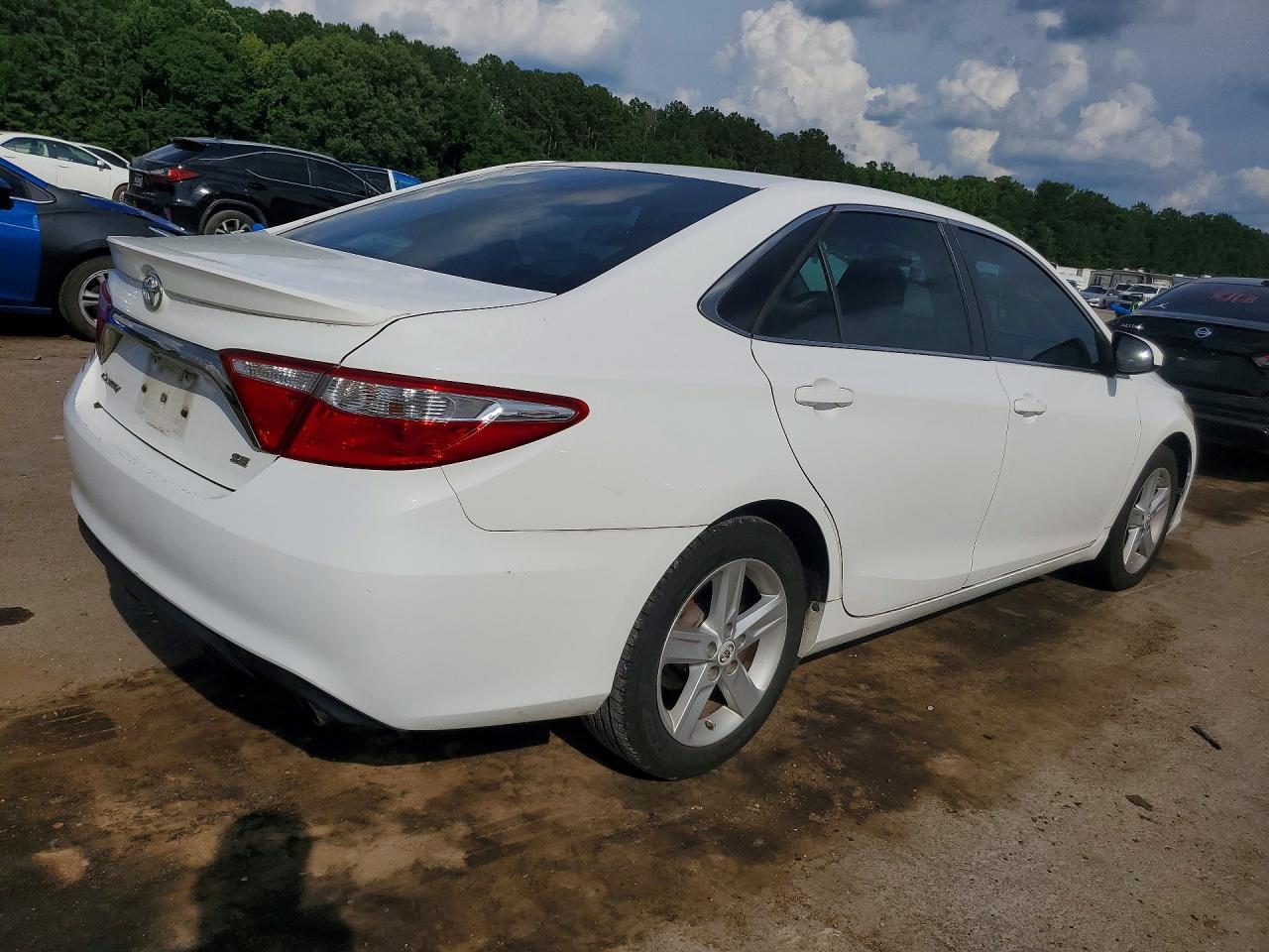 2015 Toyota Camry Se White vin: 4T1BF1FK5FU932066
