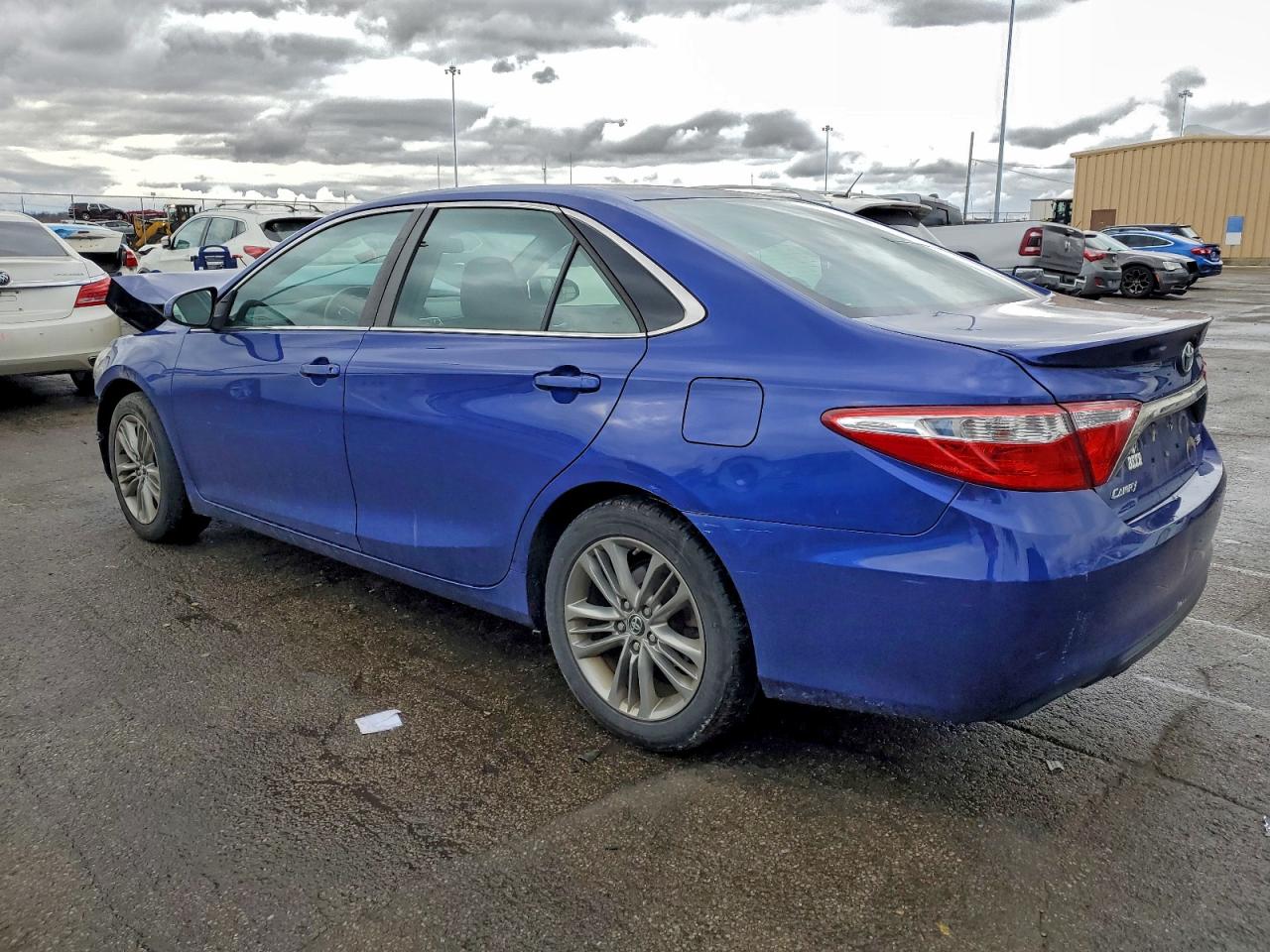 2015 Toyota Camry Le Blue vin: 4T1BF1FK5FU932147