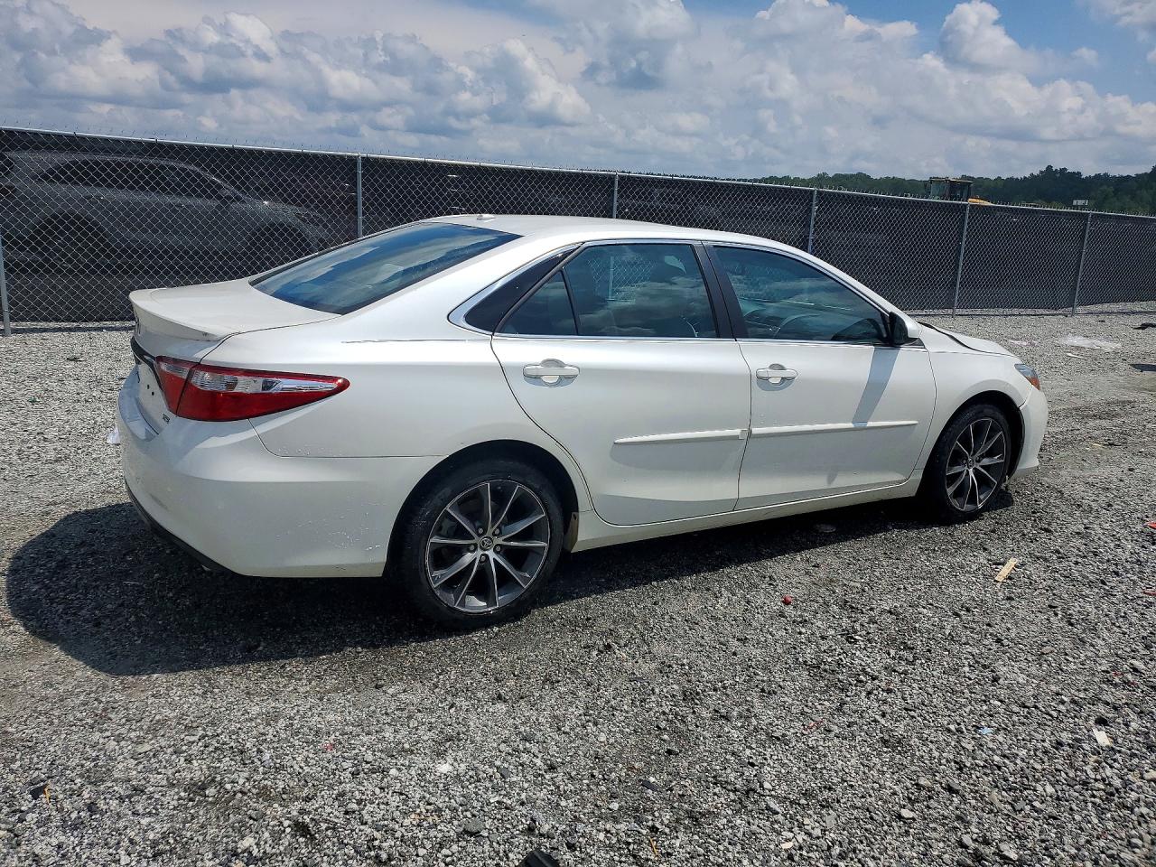 2015 Toyota Camry Xse White vin: 4T1BF1FK5FU937770