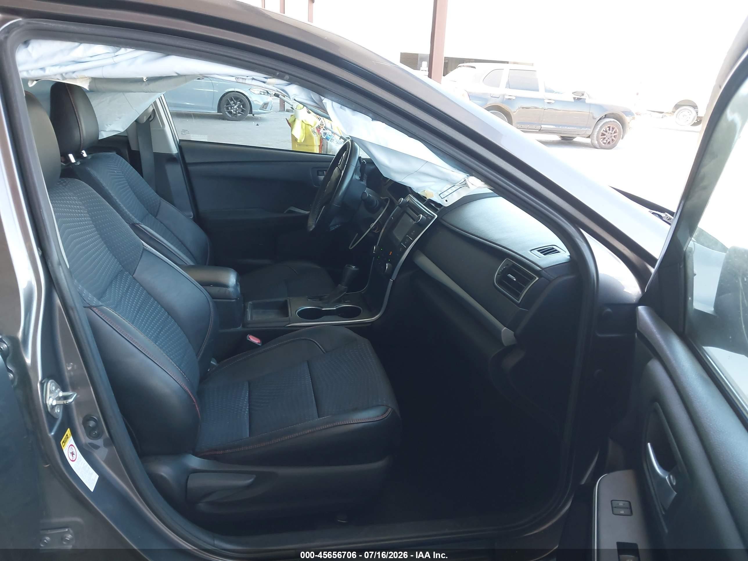 2015 Toyota Camry Se Серый vin: 4T1BF1FK5FU941091