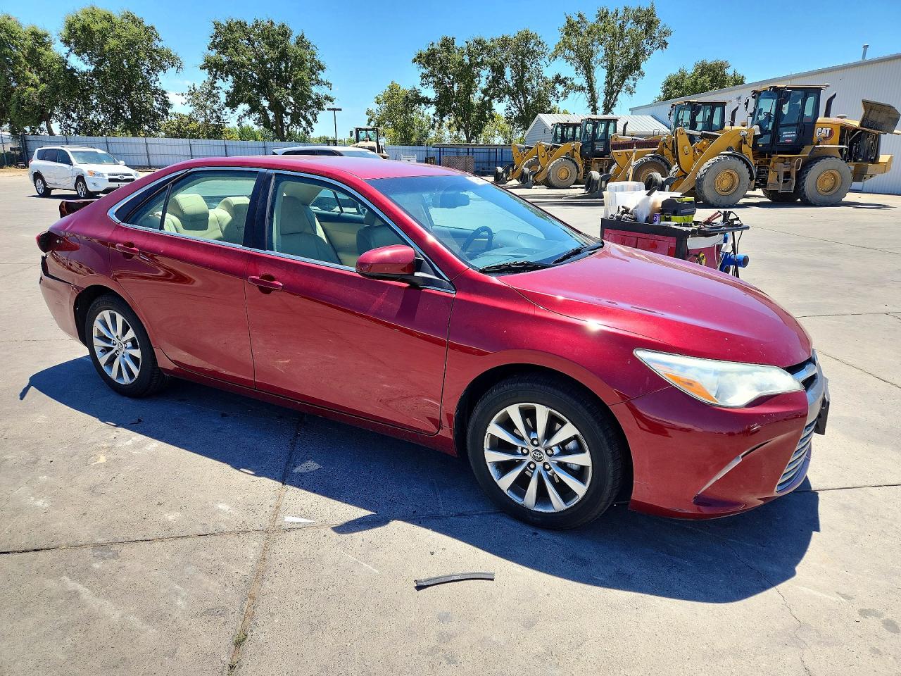 2015 Toyota Camry Xle Red vin: 4T1BF1FK5FU946680