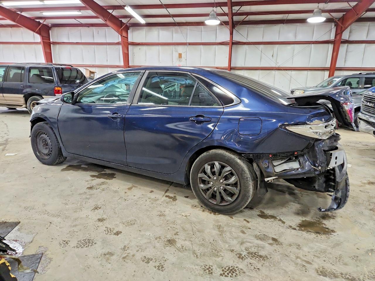 2015 Toyota Camry Le Blue vin: 4T1BF1FK5FU946940