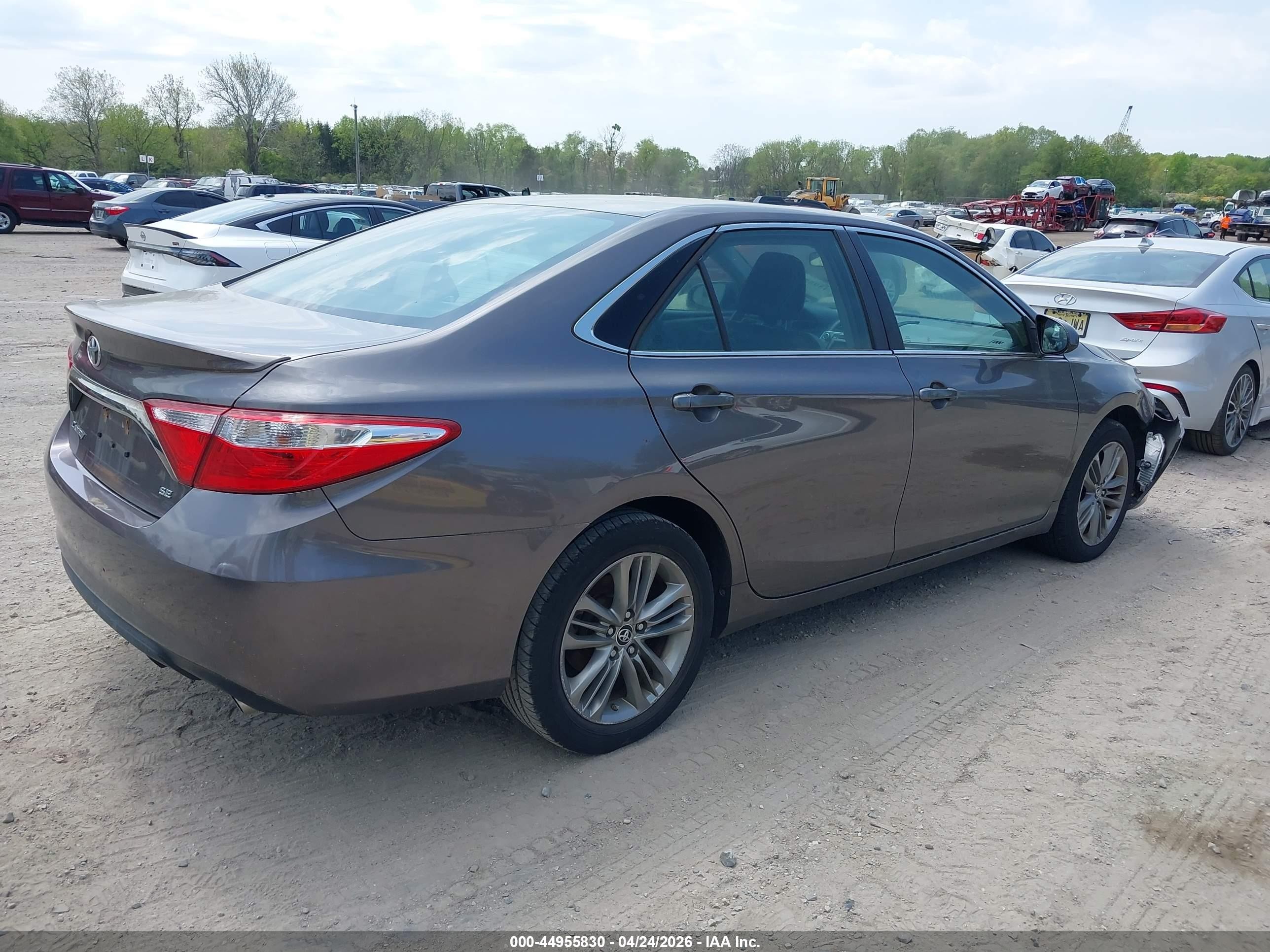 2015 Toyota Camry Se Серый vin: 4T1BF1FK5FU949546