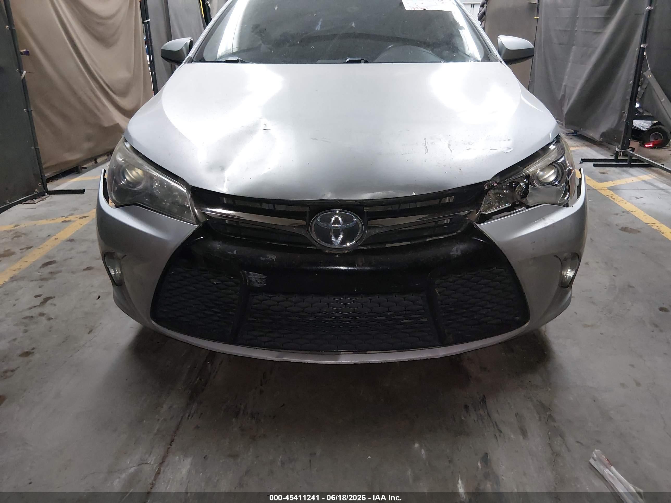 2015 Toyota Camry Se Silver vin: 4T1BF1FK5FU959848