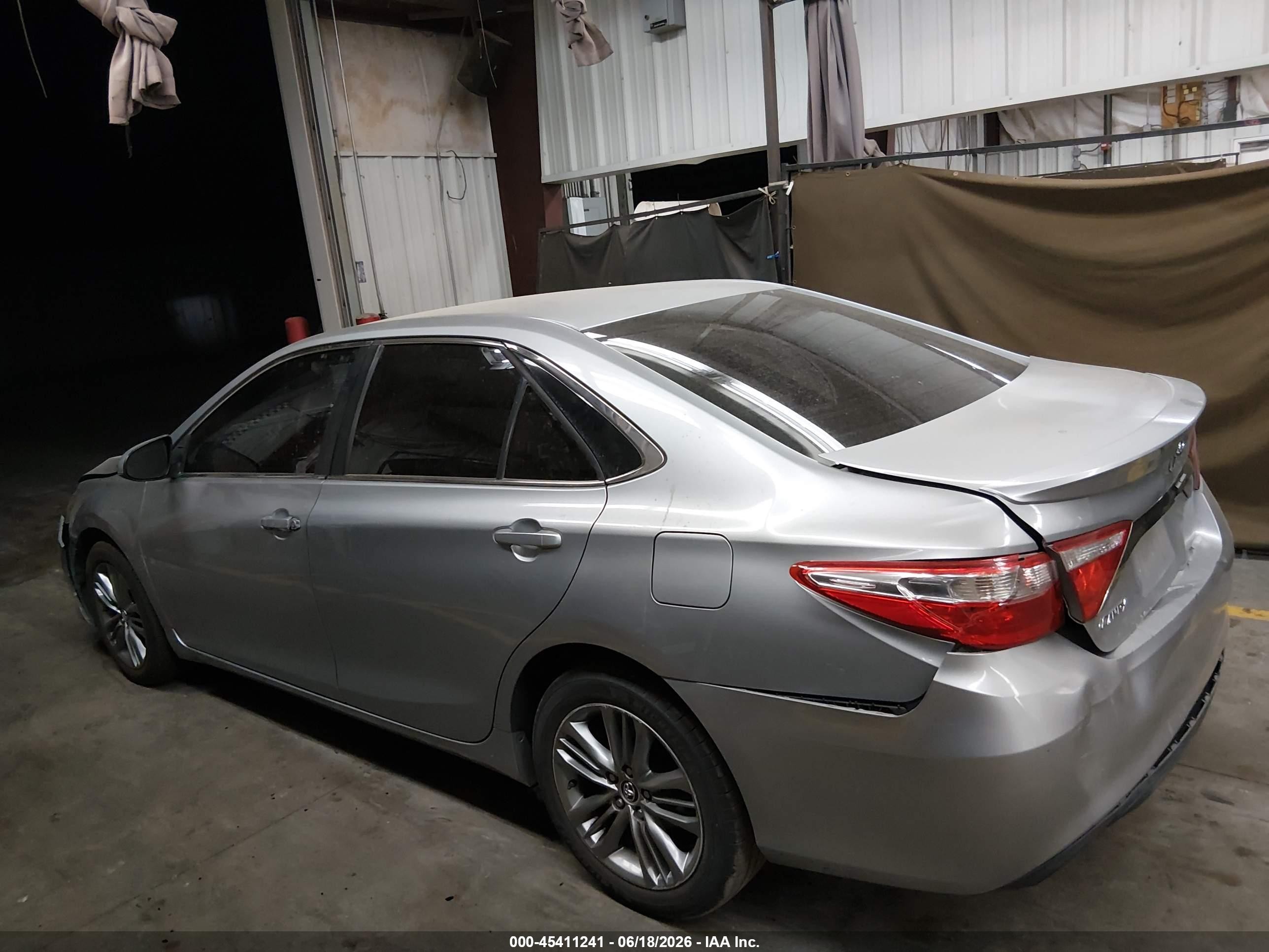 2015 Toyota Camry Se Silver vin: 4T1BF1FK5FU959848