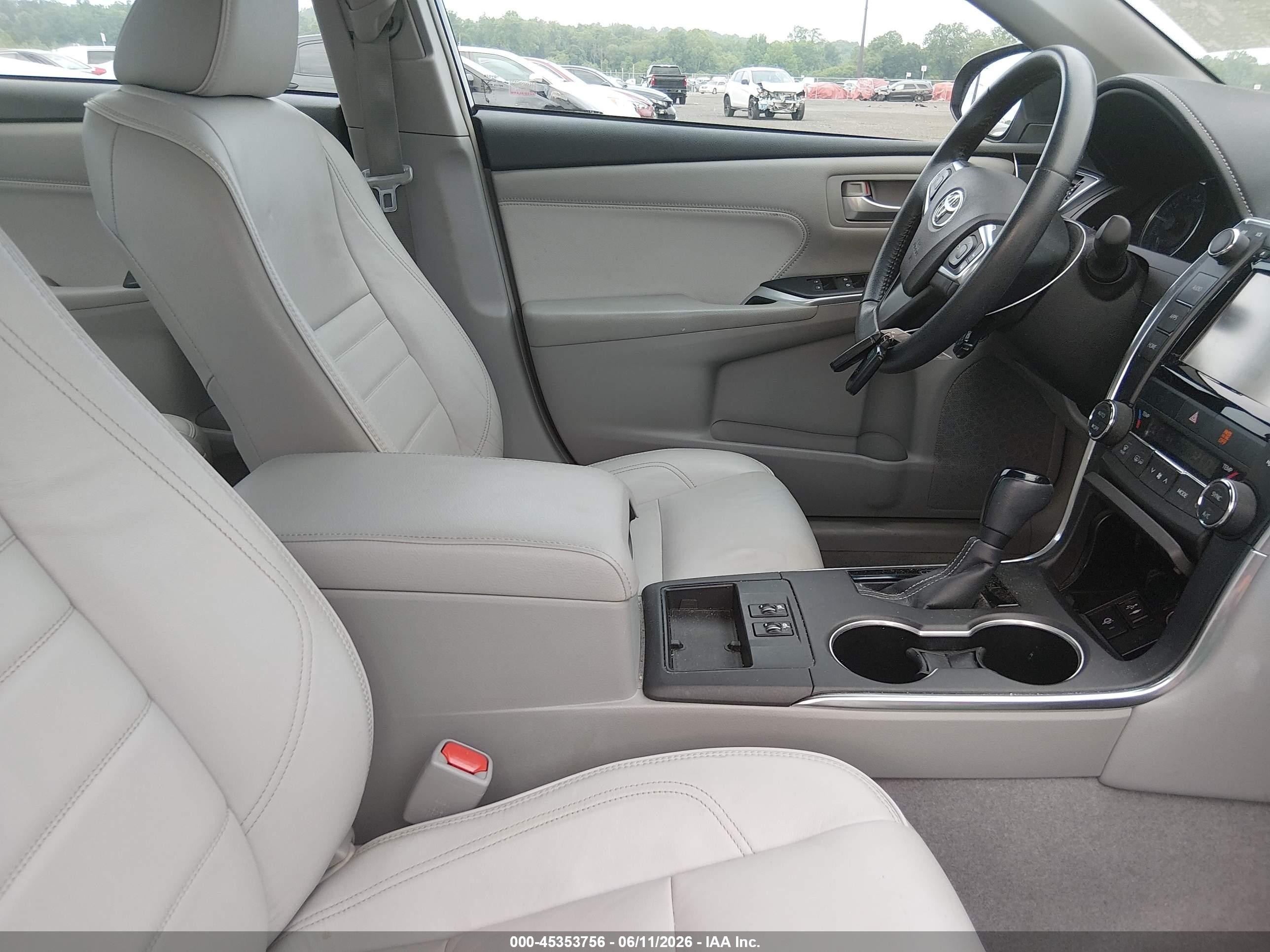 2015 Toyota Camry Xle Silver vin: 4T1BF1FK5FU968856