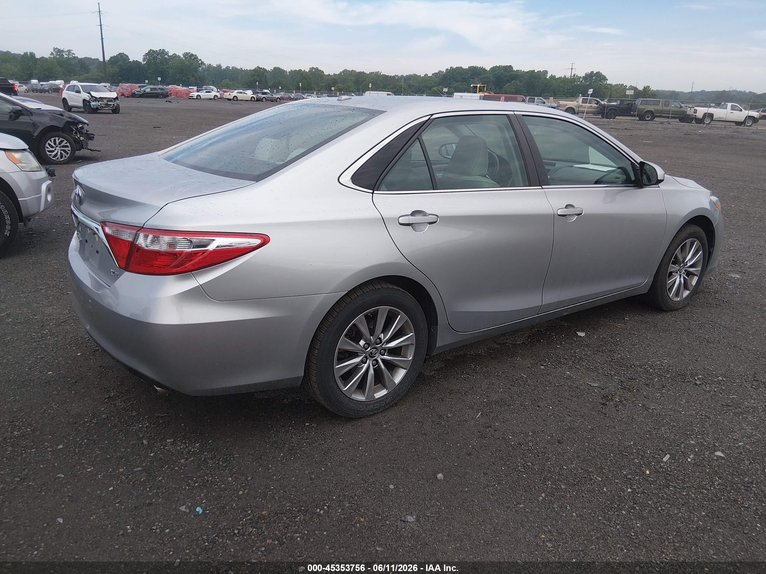 2015 Toyota Camry Xle Silver vin: 4T1BF1FK5FU968856