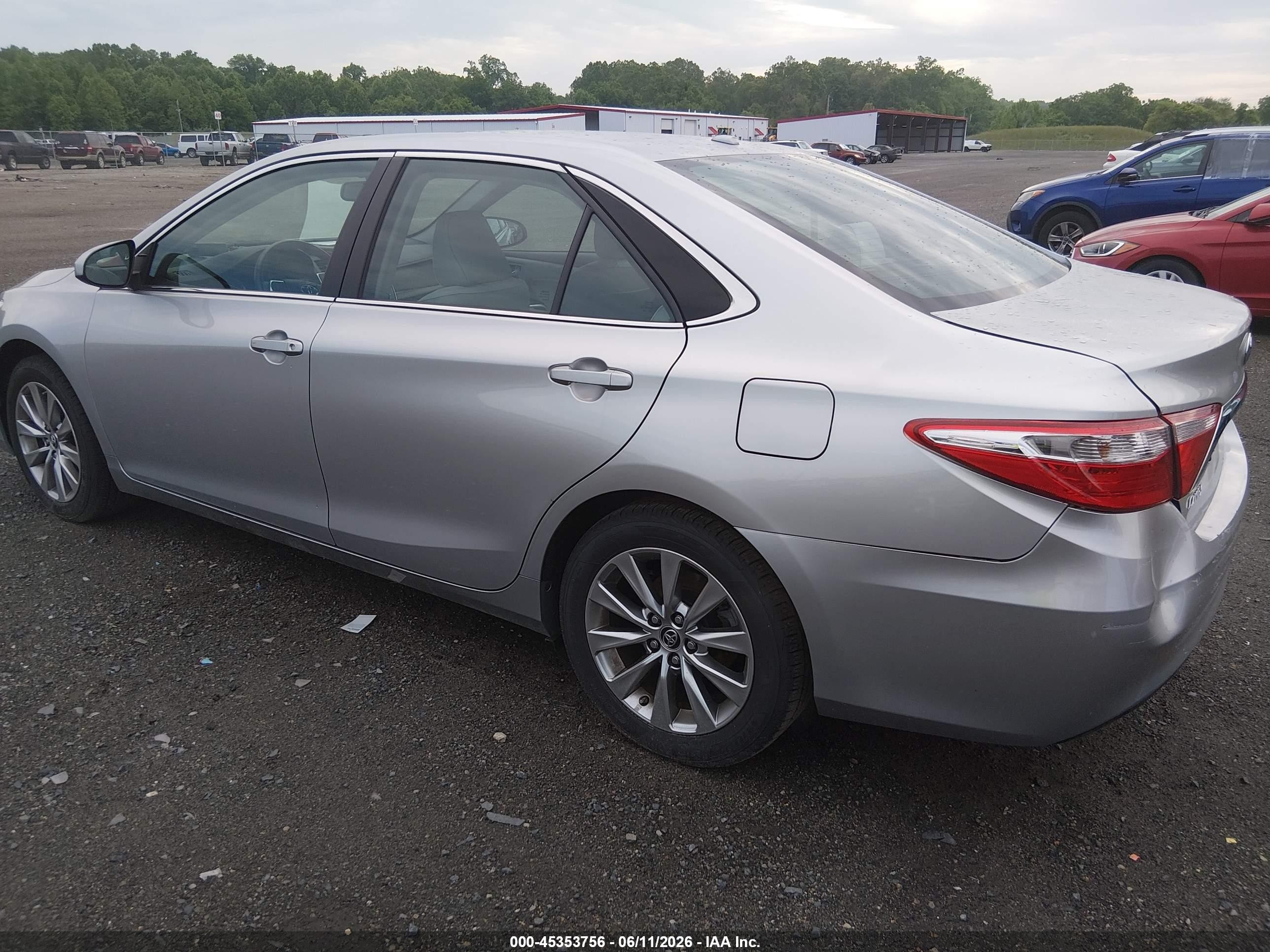 2015 Toyota Camry Xle Silver vin: 4T1BF1FK5FU968856