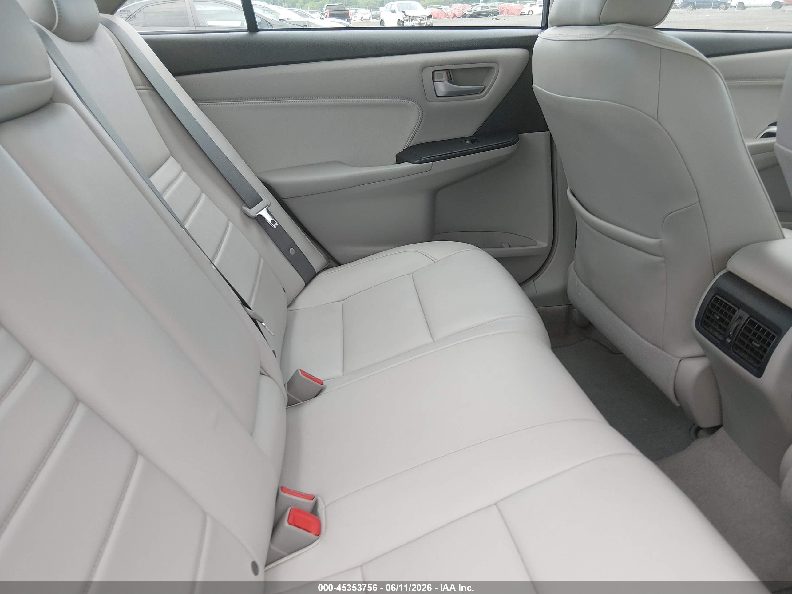 2015 Toyota Camry Xle Silver vin: 4T1BF1FK5FU968856