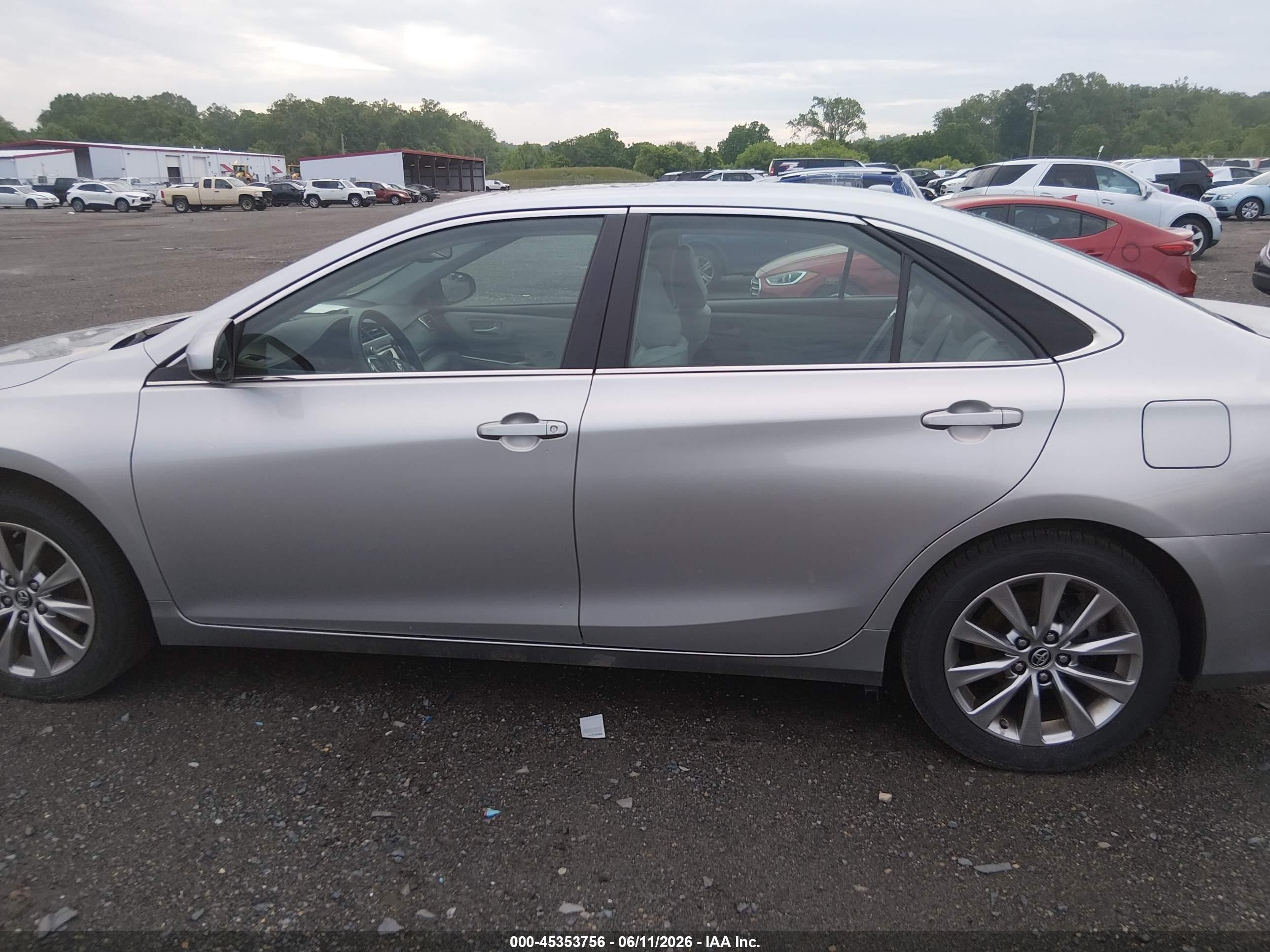 2015 Toyota Camry Xle Silver vin: 4T1BF1FK5FU968856