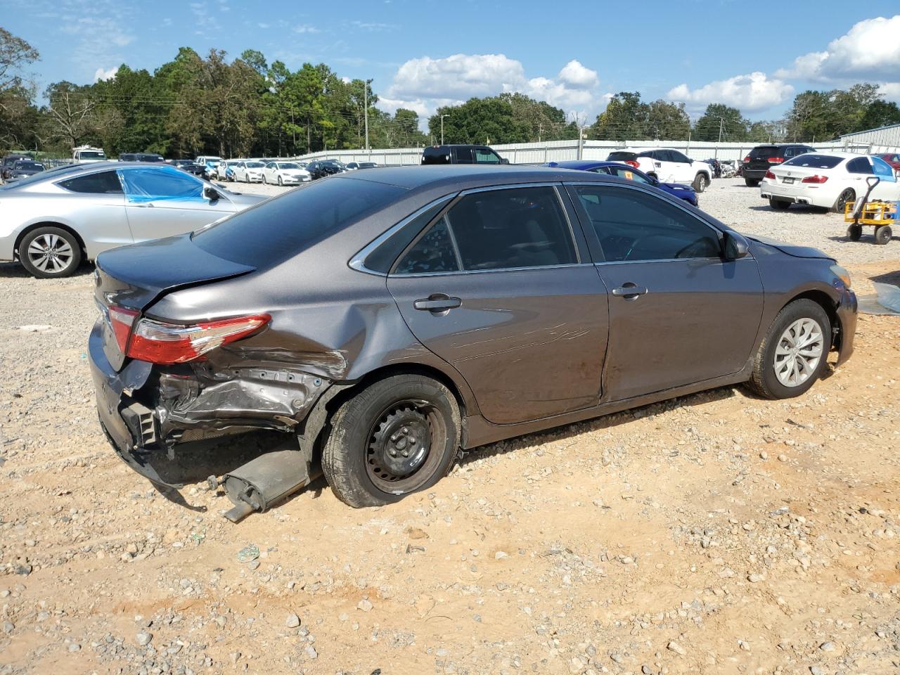 2015 Toyota Camry Le Gray vin: 4T1BF1FK5FU969070
