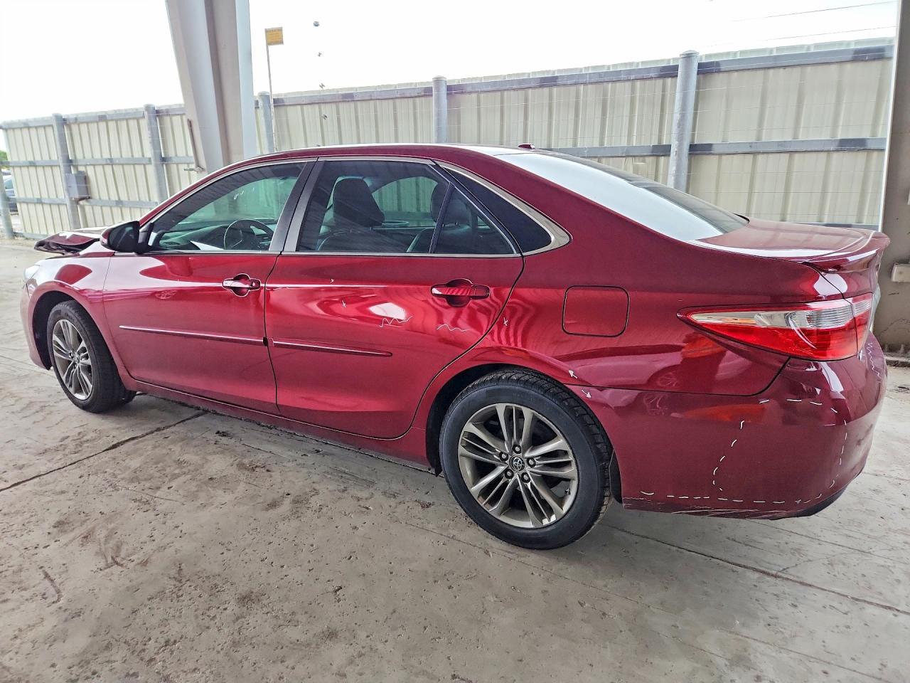 2015 Toyota Camry Se Red vin: 4T1BF1FK5FU969747