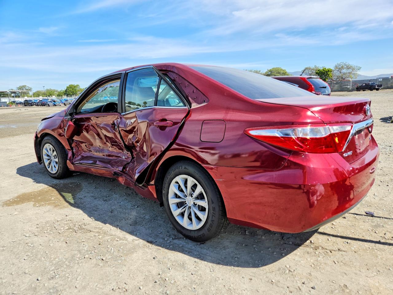 2015 Toyota Camry Le Red vin: 4T1BF1FK5FU980764