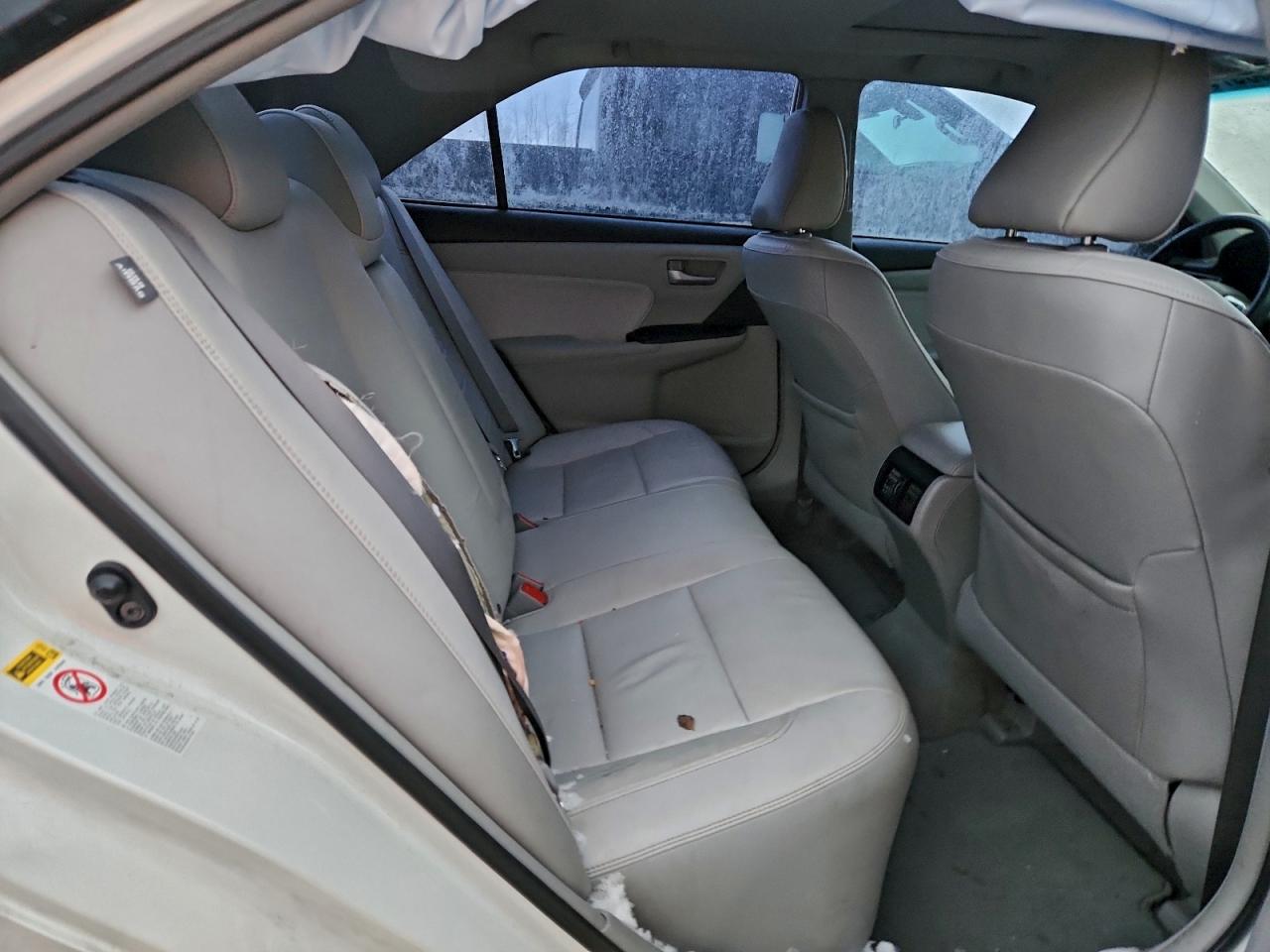 2015 Toyota Camry Le White vin: 4T1BF1FK5FU984510