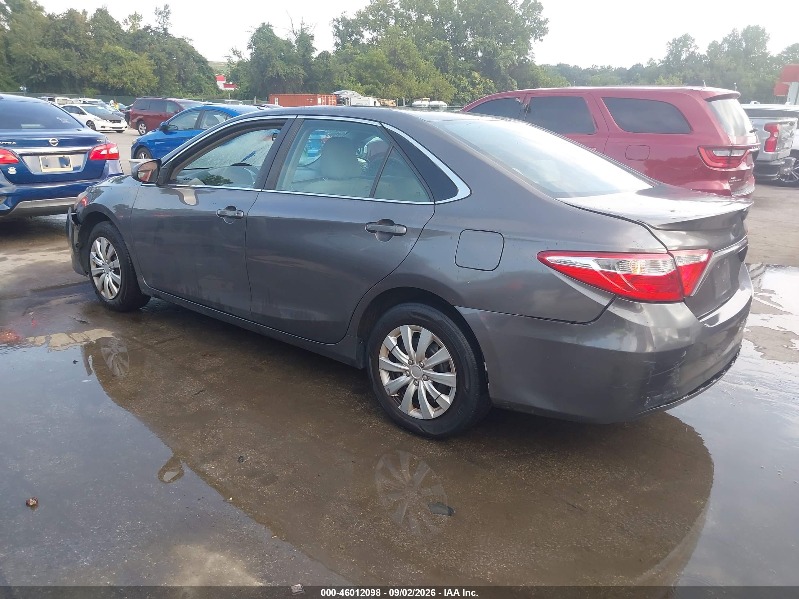 2015 Toyota Camry Le Gray vin: 4T1BF1FK5FU985513