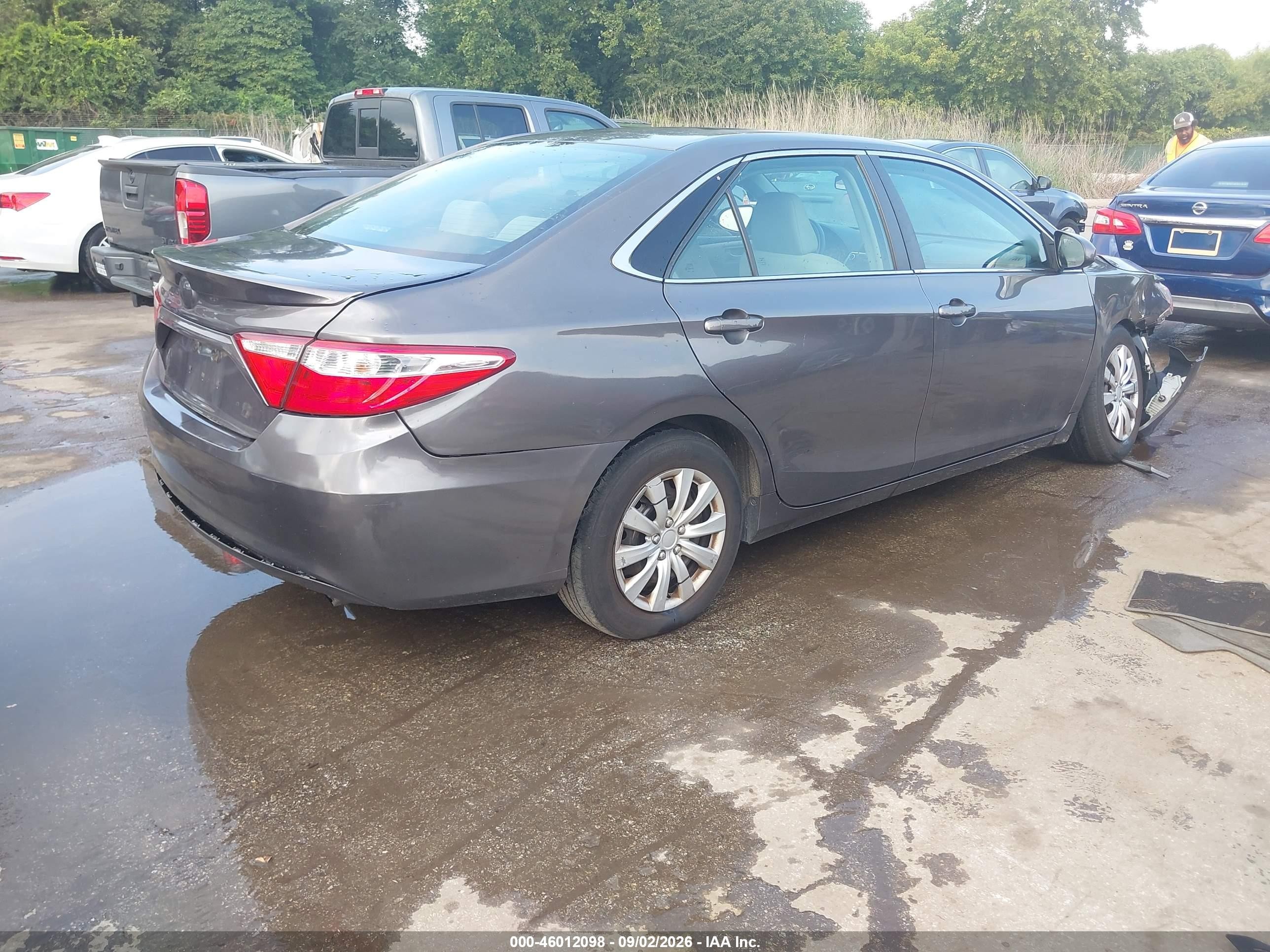 2015 Toyota Camry Le Gray vin: 4T1BF1FK5FU985513
