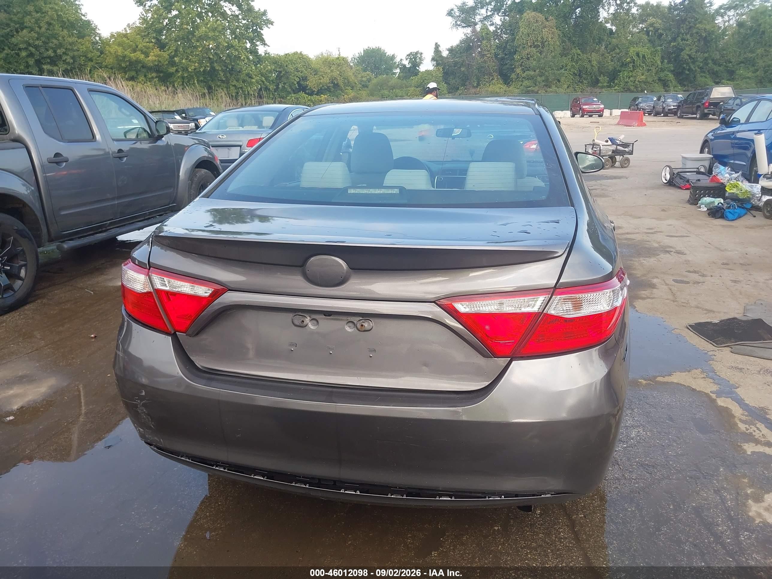 2015 Toyota Camry Le Gray vin: 4T1BF1FK5FU985513