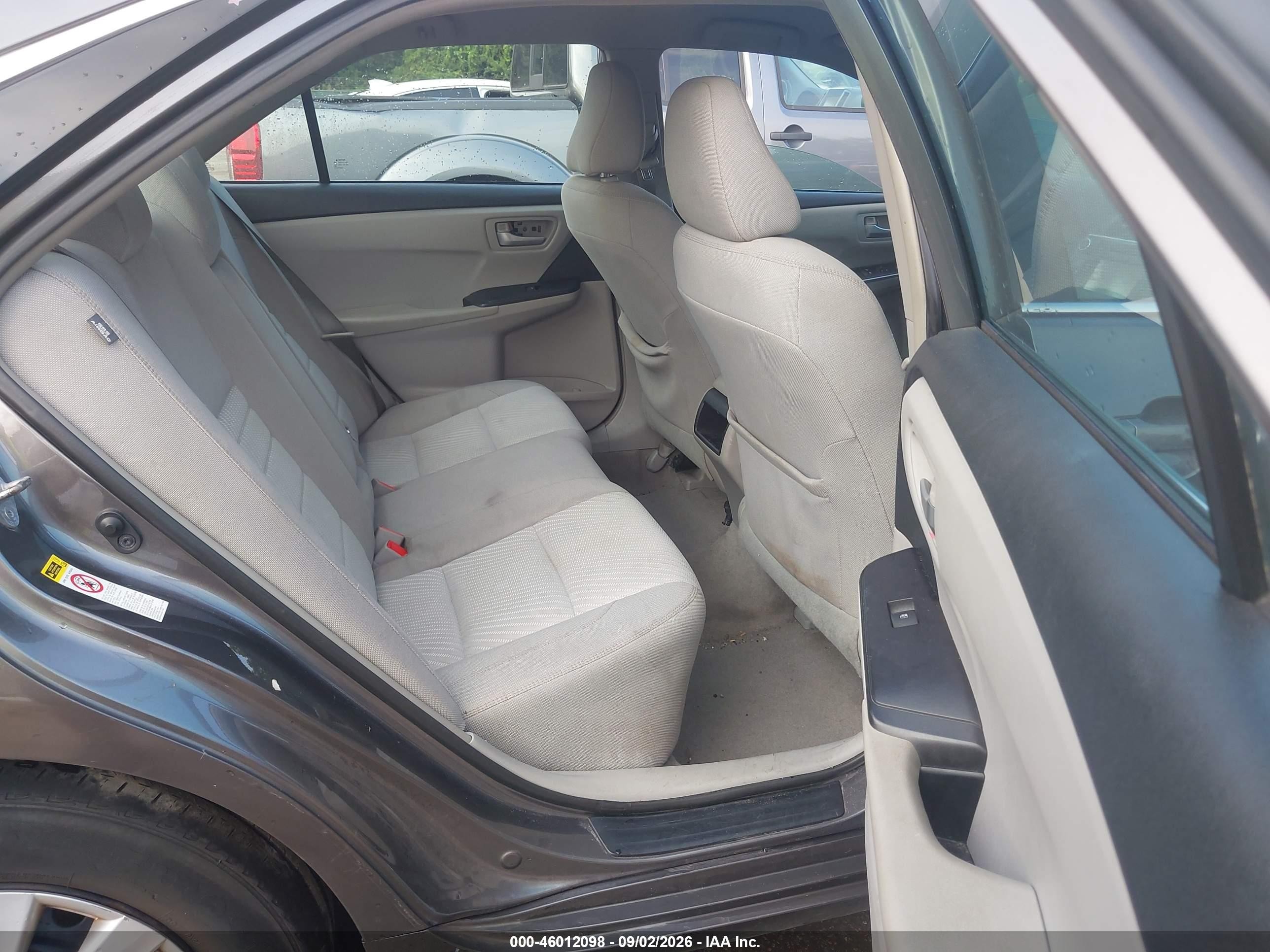 2015 Toyota Camry Le Gray vin: 4T1BF1FK5FU985513
