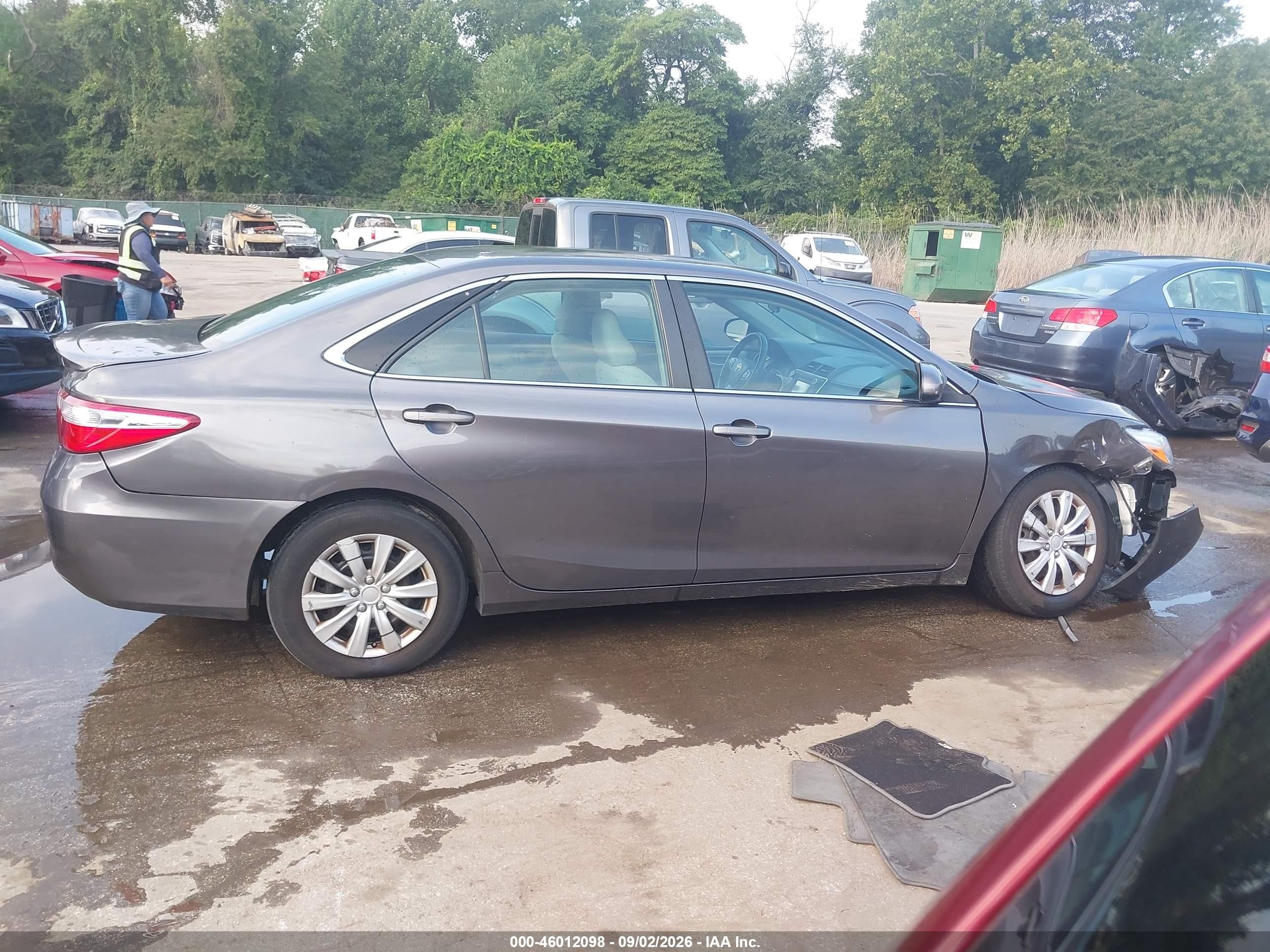 2015 Toyota Camry Le Gray vin: 4T1BF1FK5FU985513