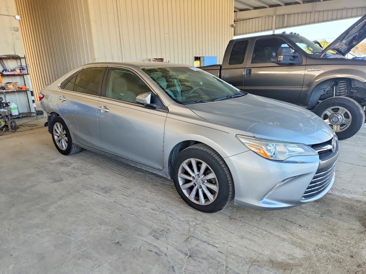 2016 Toyota Camry Le Silver vin: 4T1BF1FK5GU225583