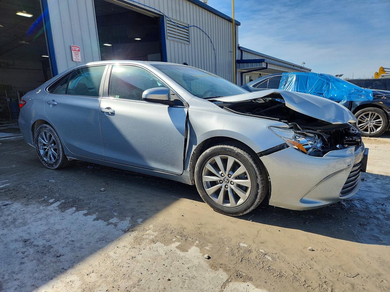 2016 Toyota Camry Xle Silver vin: 4T1BF1FK5GU585338