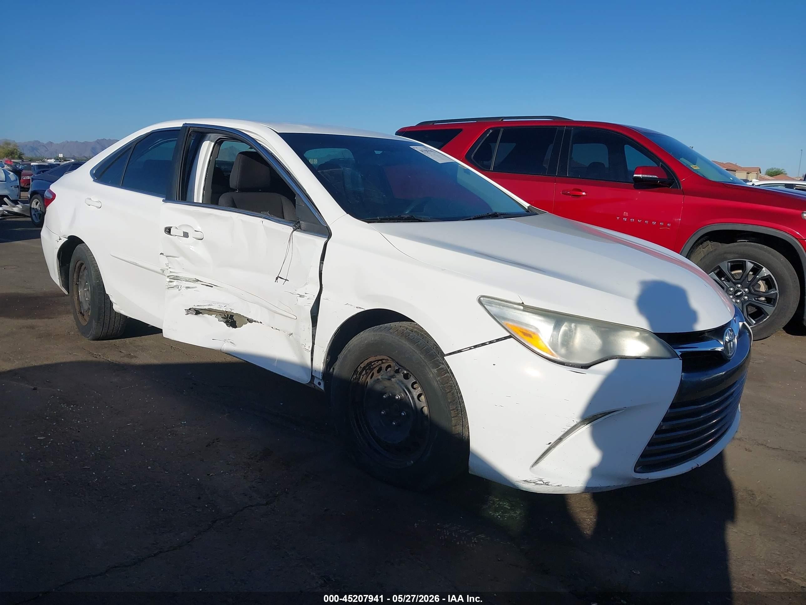 2017 Toyota Camry Le Белый vin: 4T1BF1FK5HU384167