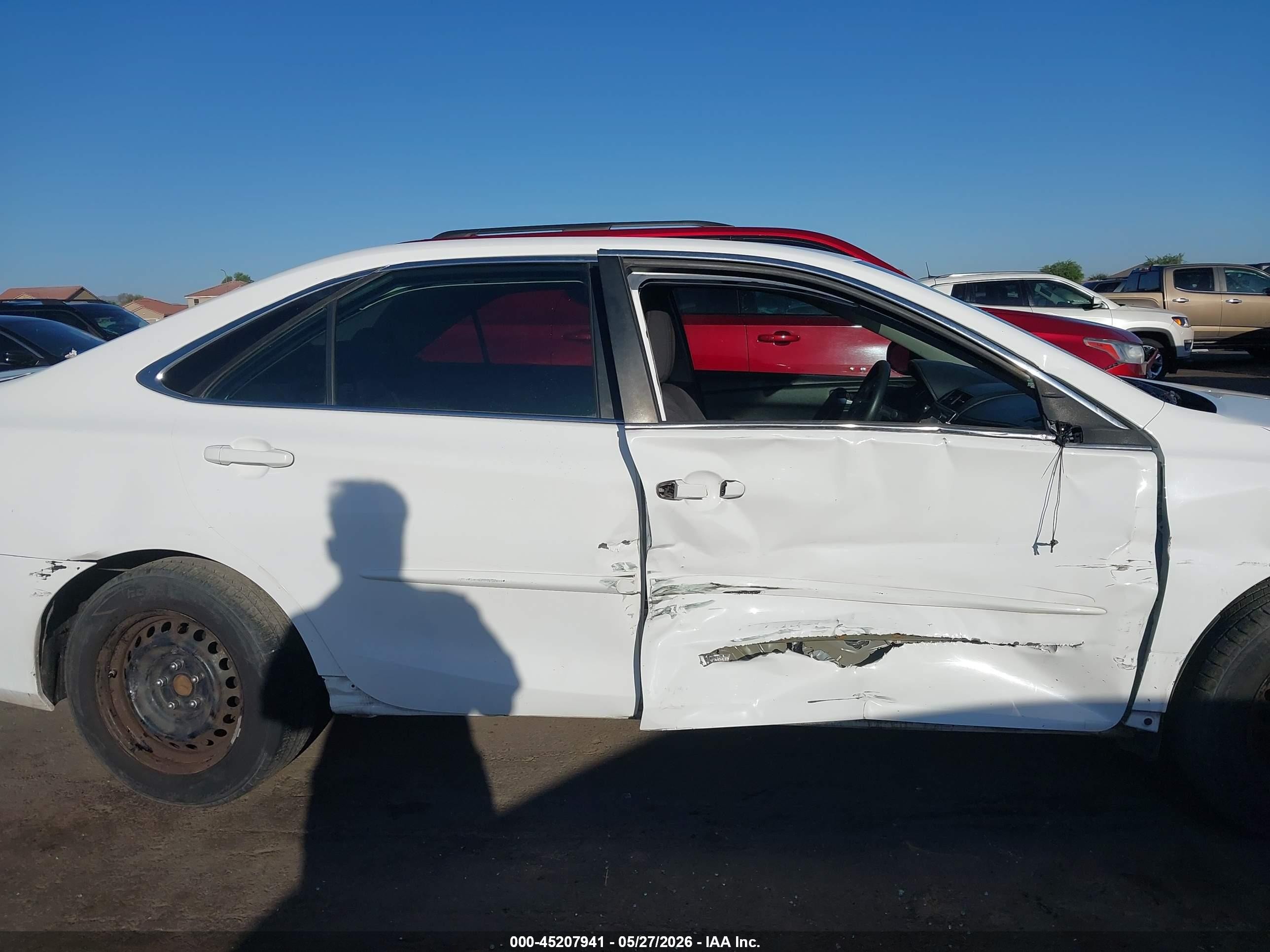 2017 Toyota Camry Le Белый vin: 4T1BF1FK5HU384167