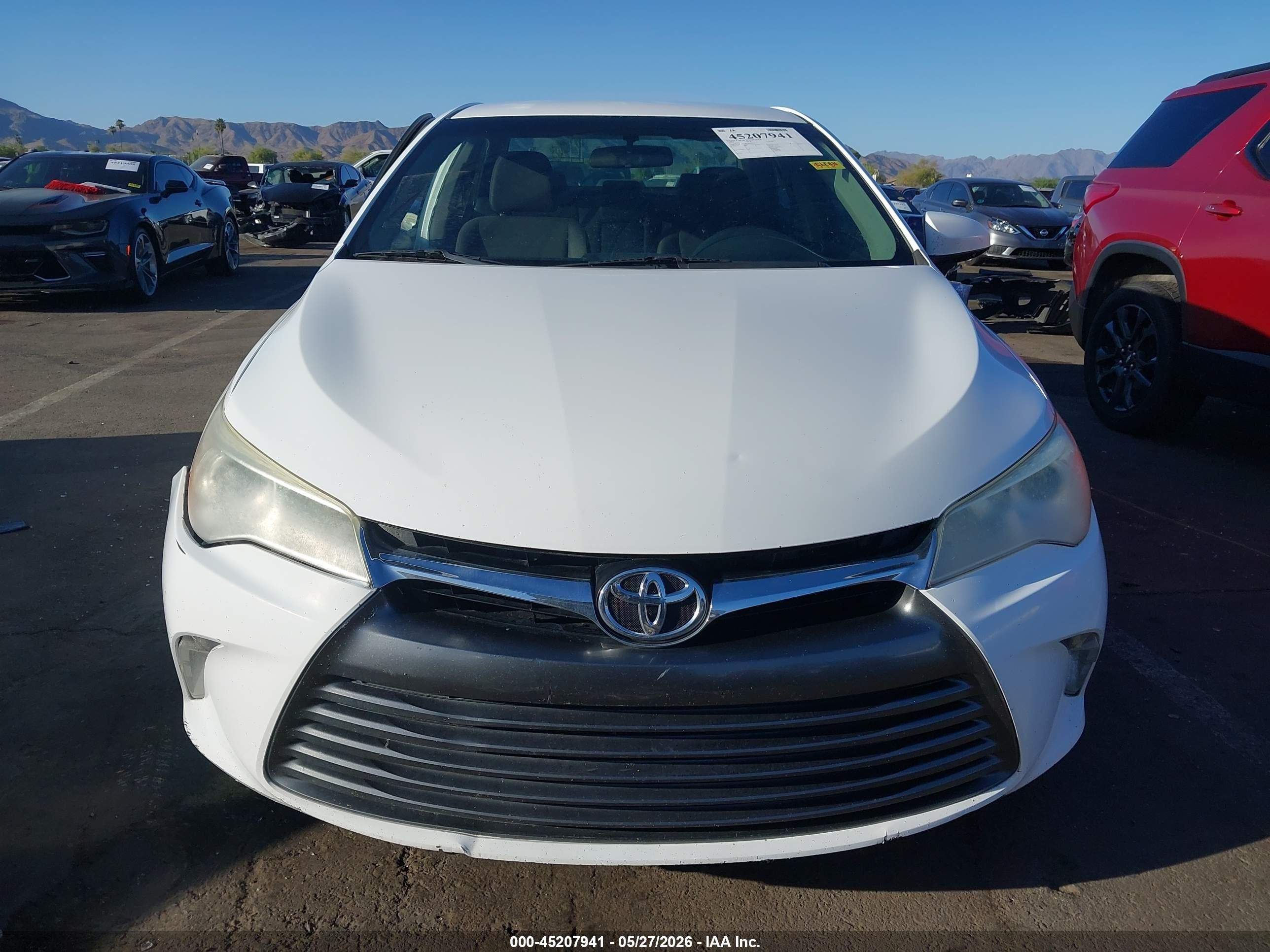 2017 Toyota Camry Le Белый vin: 4T1BF1FK5HU384167