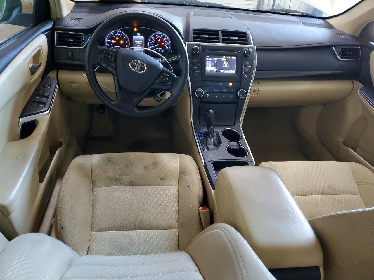 2017 Toyota Camry Le Gold vin: 4T1BF1FK5HU435912