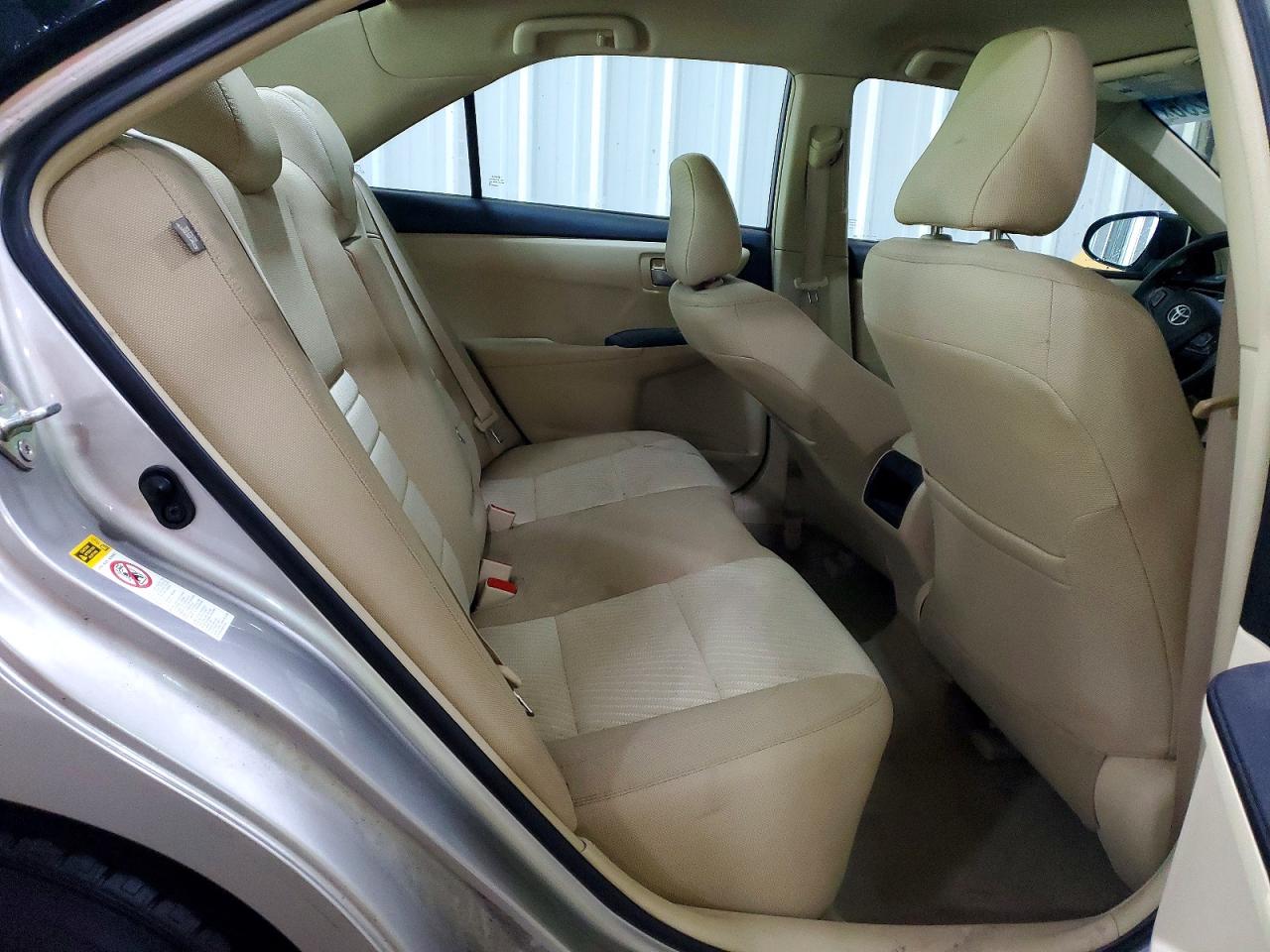 2017 Toyota Camry Le Gold vin: 4T1BF1FK5HU435912