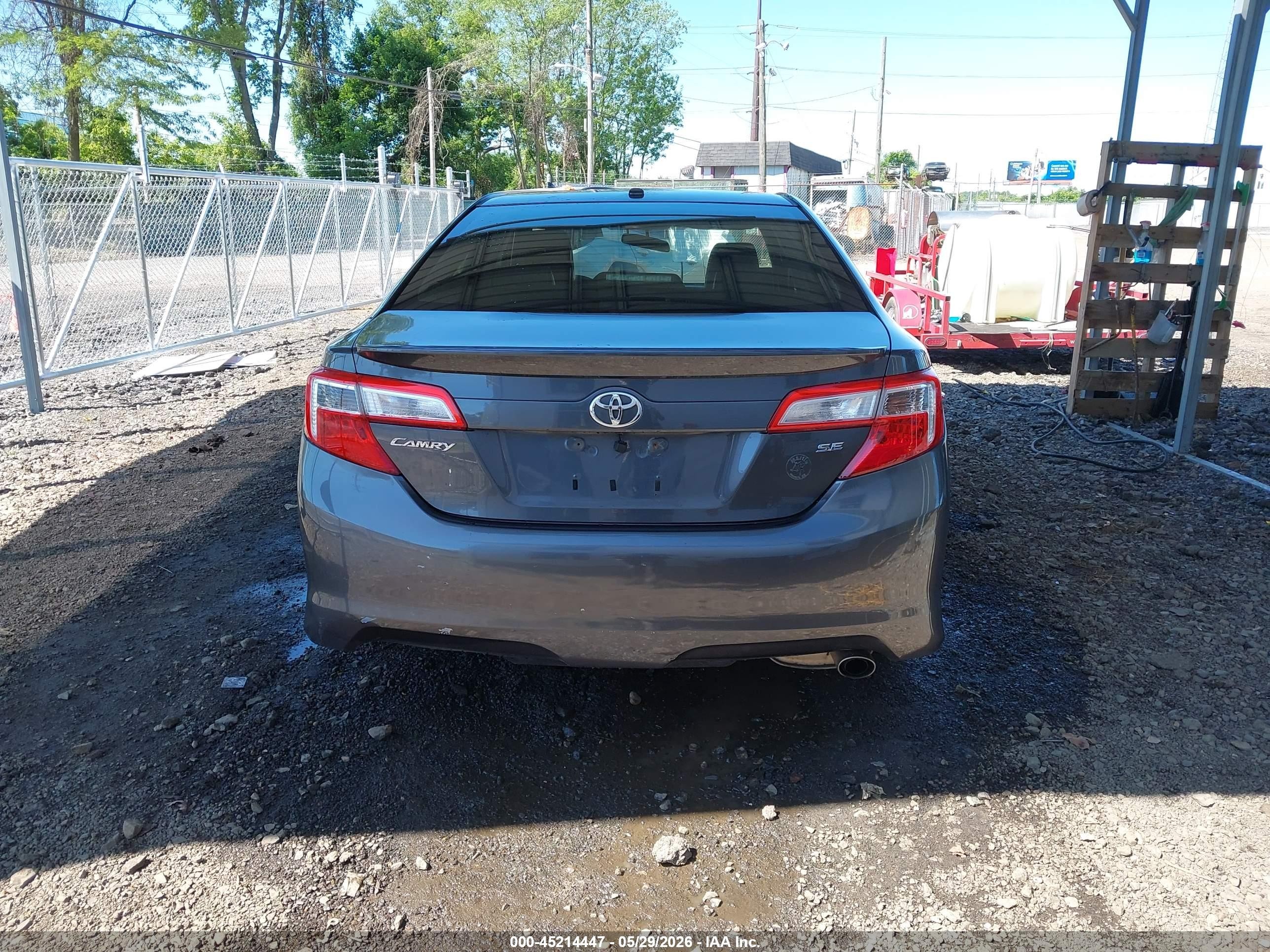 2012 Toyota Camry Se Серый vin: 4T1BF1FK6CU017142