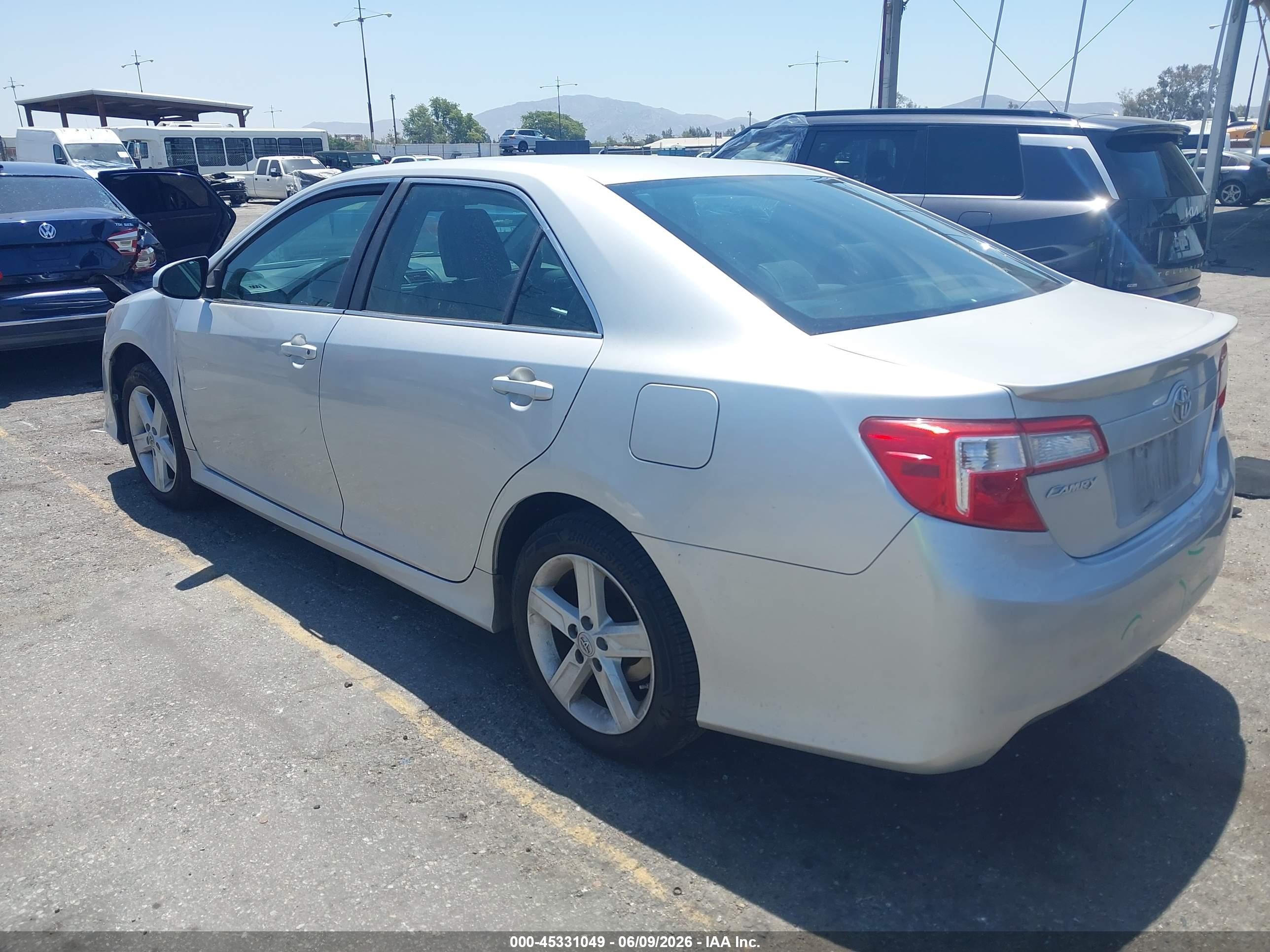 2012 Toyota Camry Se Silver vin: 4T1BF1FK6CU026875