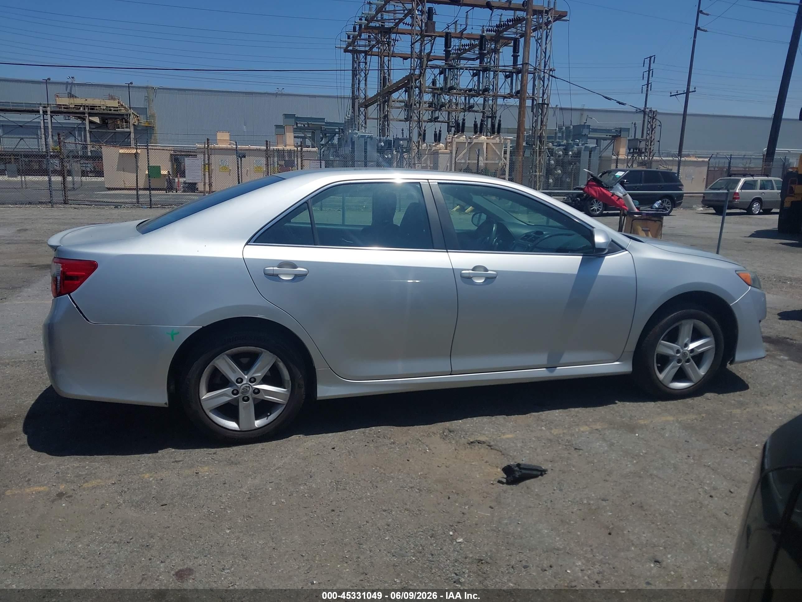 2012 Toyota Camry Se Silver vin: 4T1BF1FK6CU026875