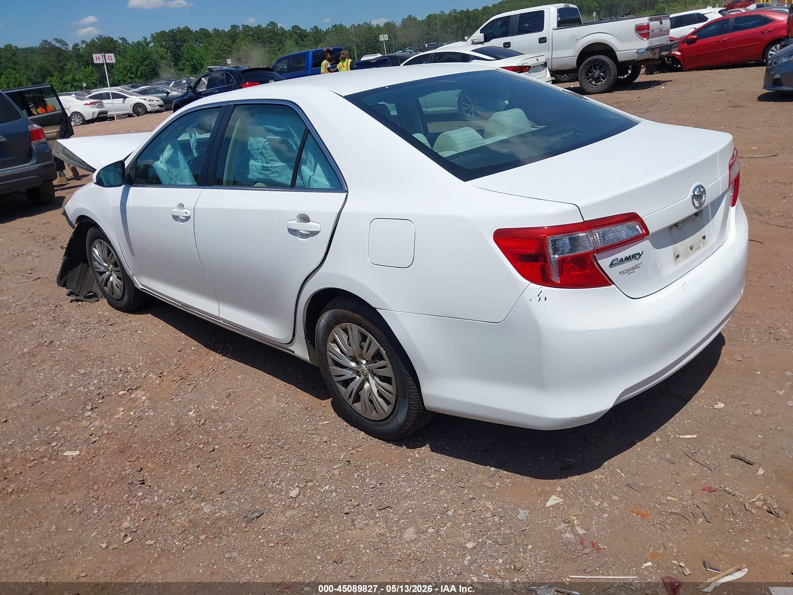2012 Toyota Camry Le White vin: 4T1BF1FK6CU180731