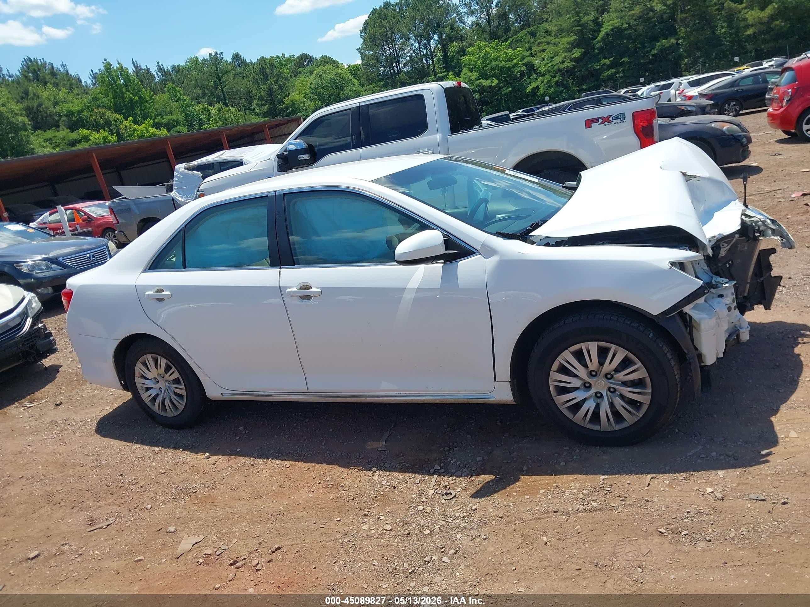 2012 Toyota Camry Le White vin: 4T1BF1FK6CU180731