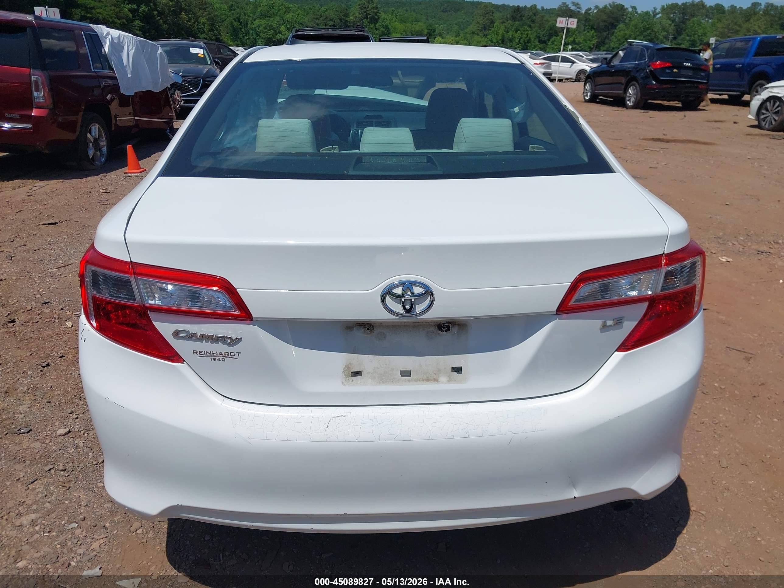 2012 Toyota Camry Le White vin: 4T1BF1FK6CU180731